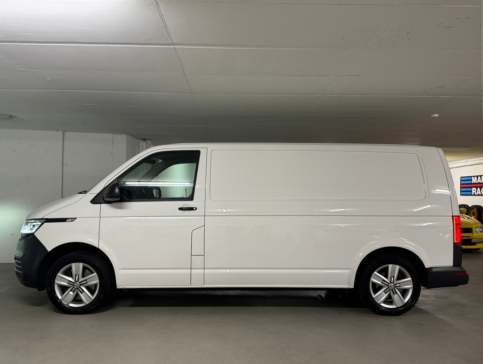 VW T6.1 2.0 Bi-TDI DSG Langversion, mit Hebebühne-image-3
