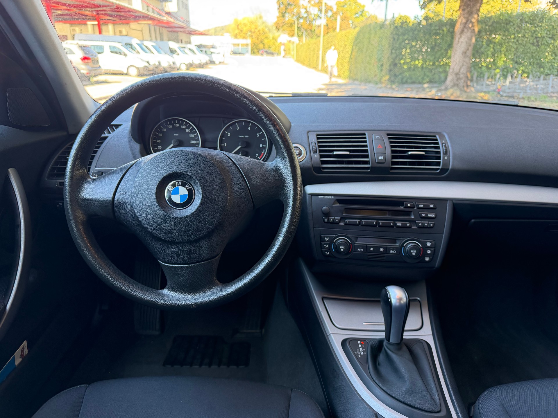 BMW 118-image-8
