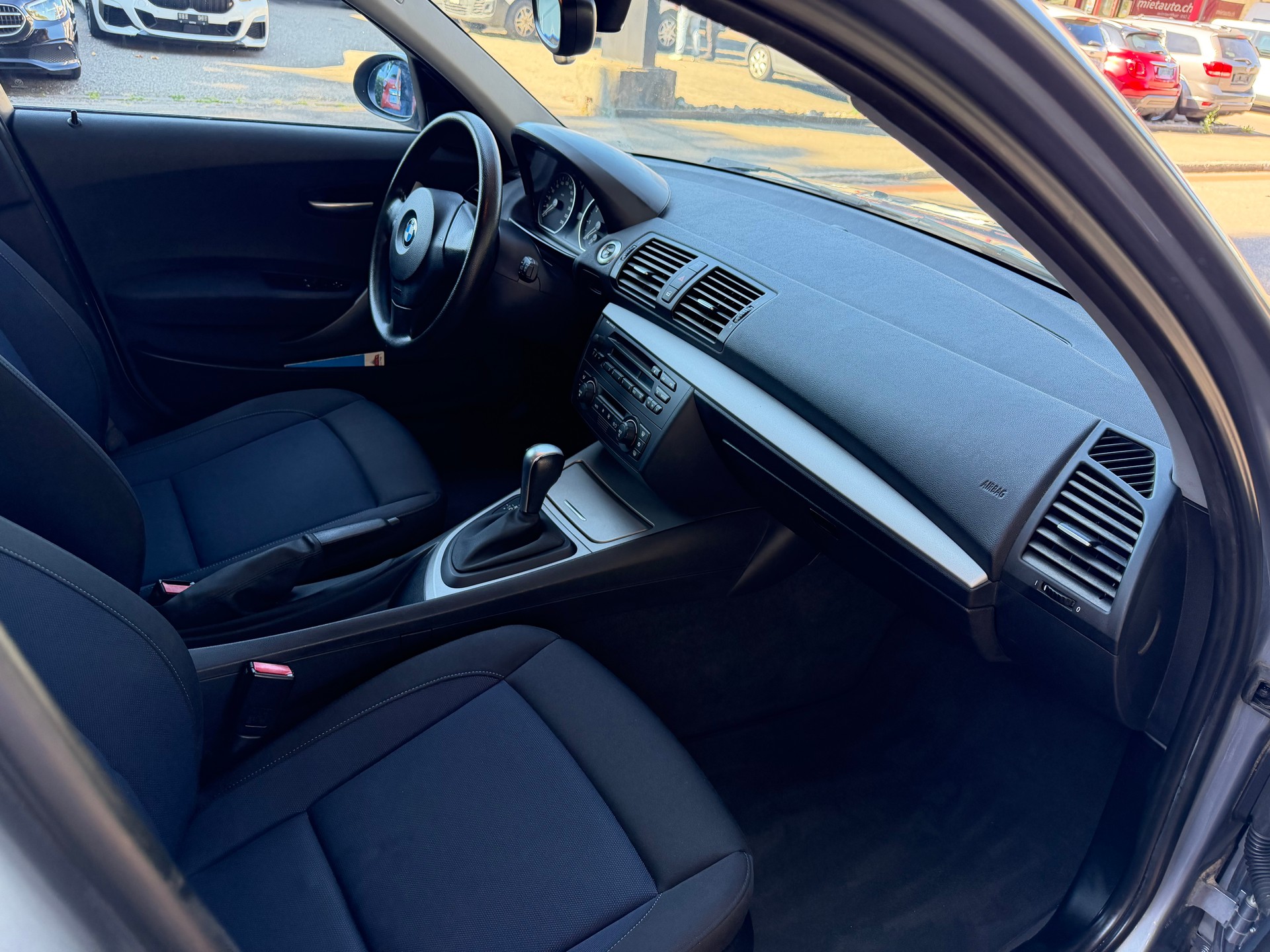 BMW 118-image-6