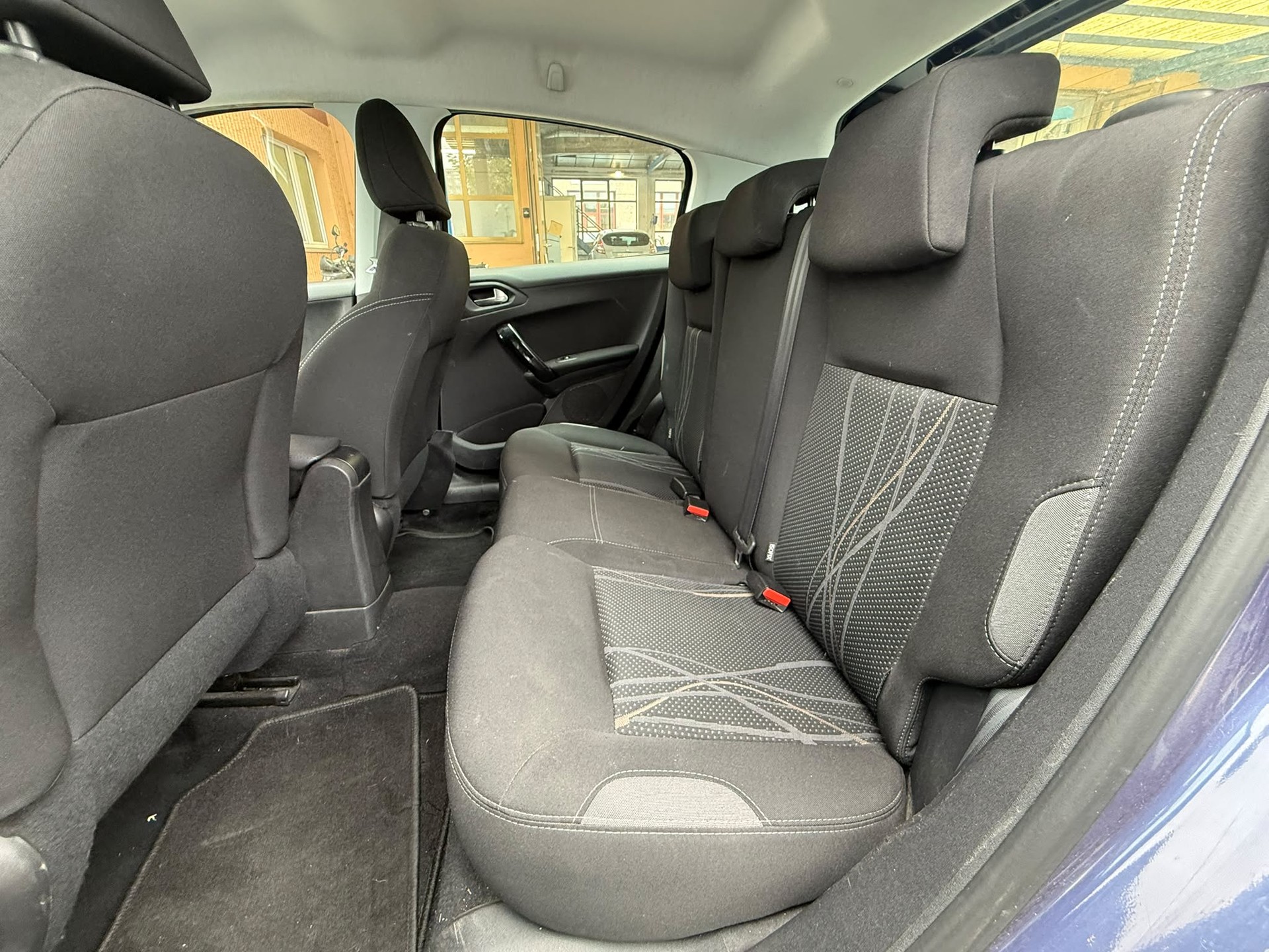 PEUGEOT 208 1.2 VTI Access-image-8