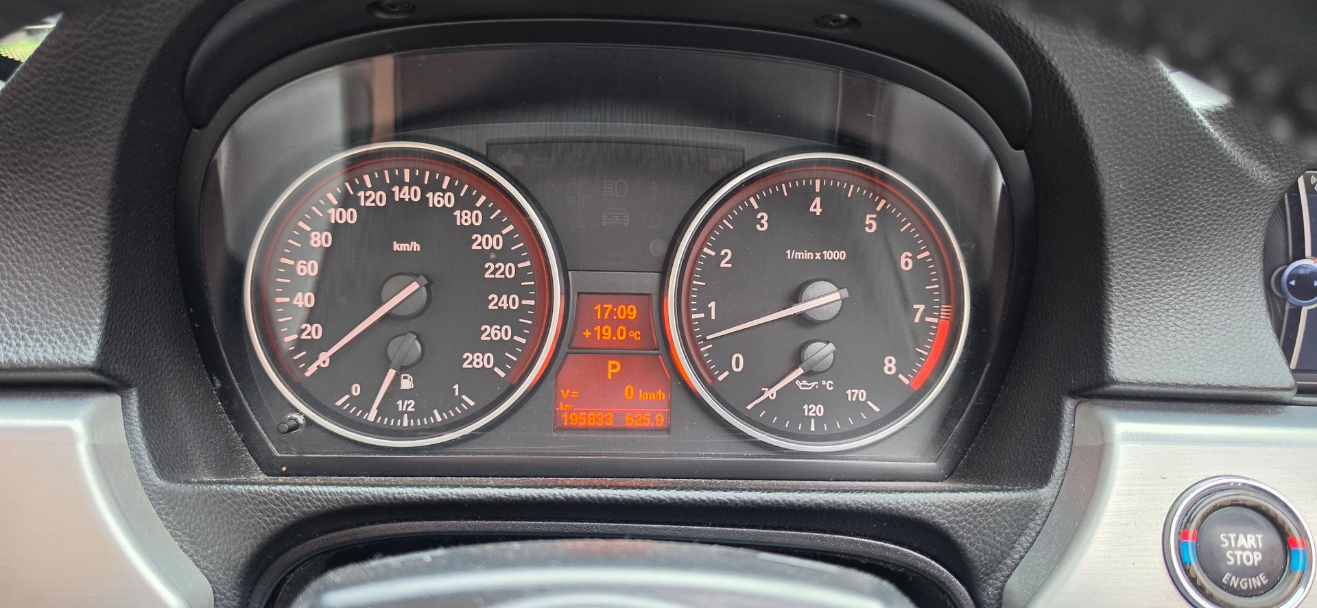 BMW 330i Cabriolet Steptronic-image-17