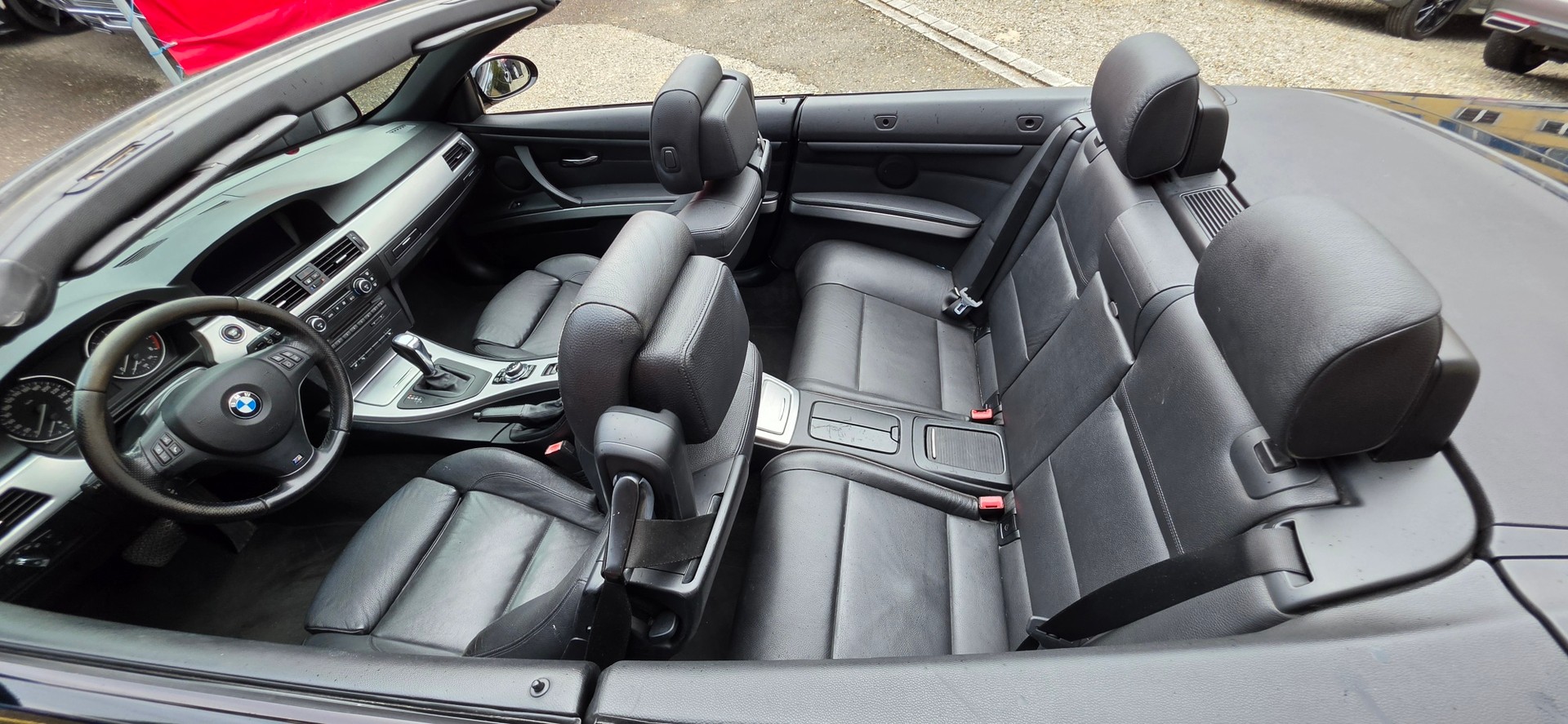 BMW 330i Cabriolet Steptronic-image-10