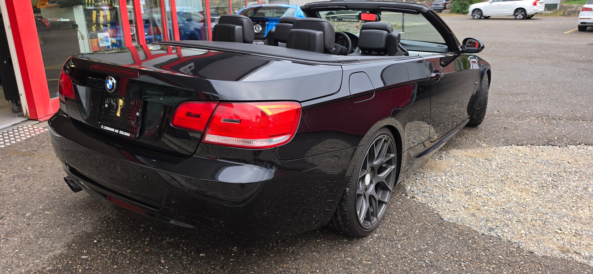 BMW 330i Cabriolet Steptronic-image-3