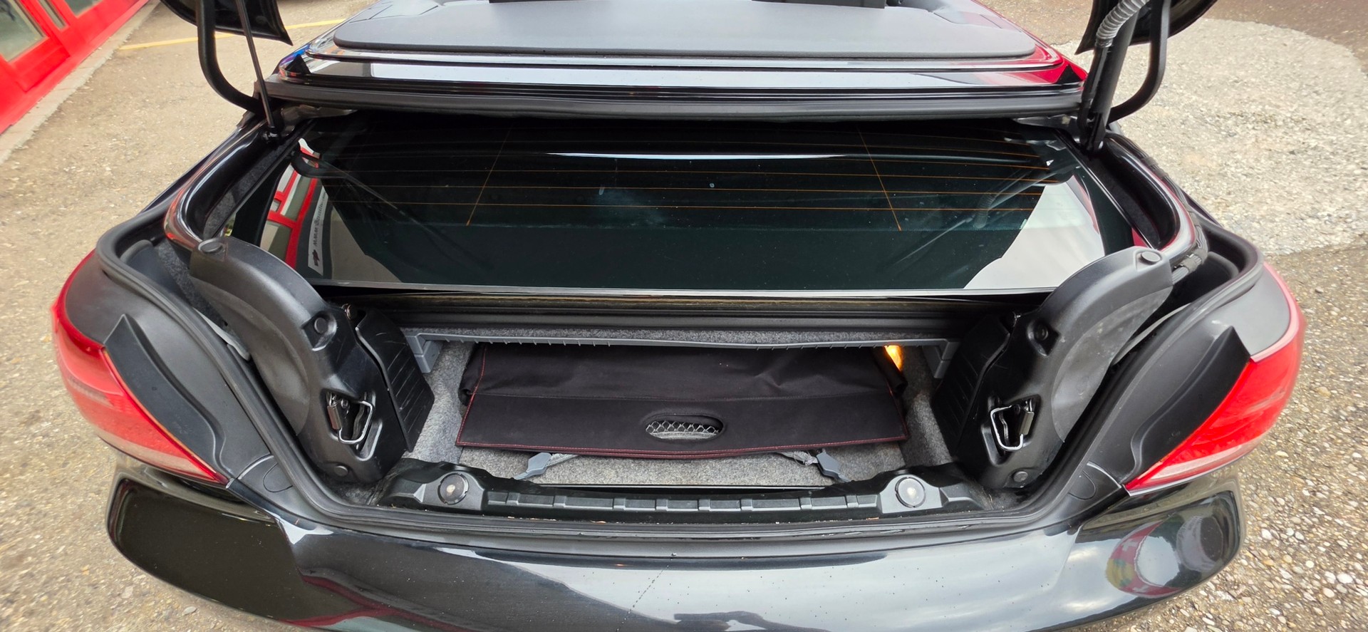 BMW 330i Cabriolet Steptronic-image-16