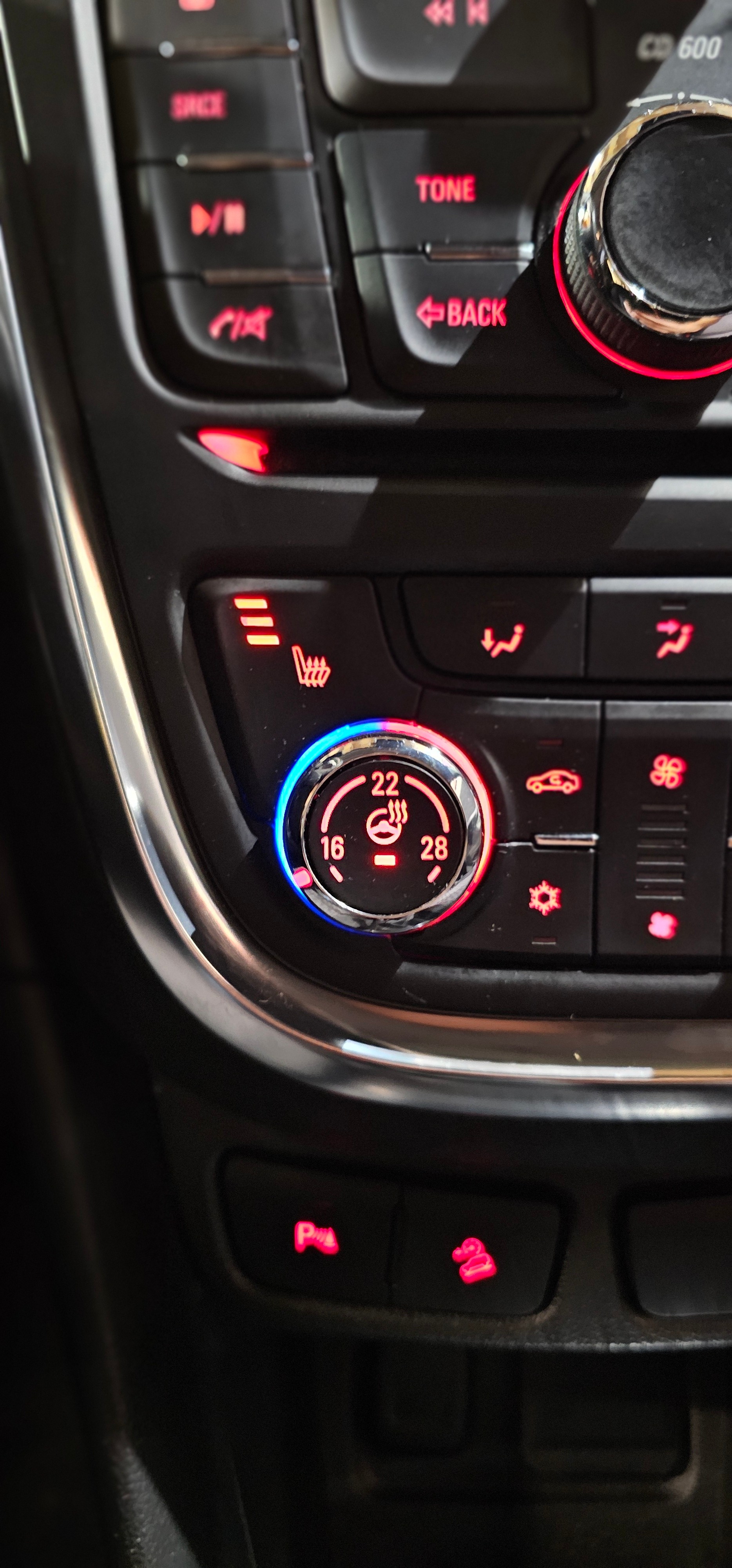 OPEL Mokka 1.6 CDTi Cosmo 4WD-image-25