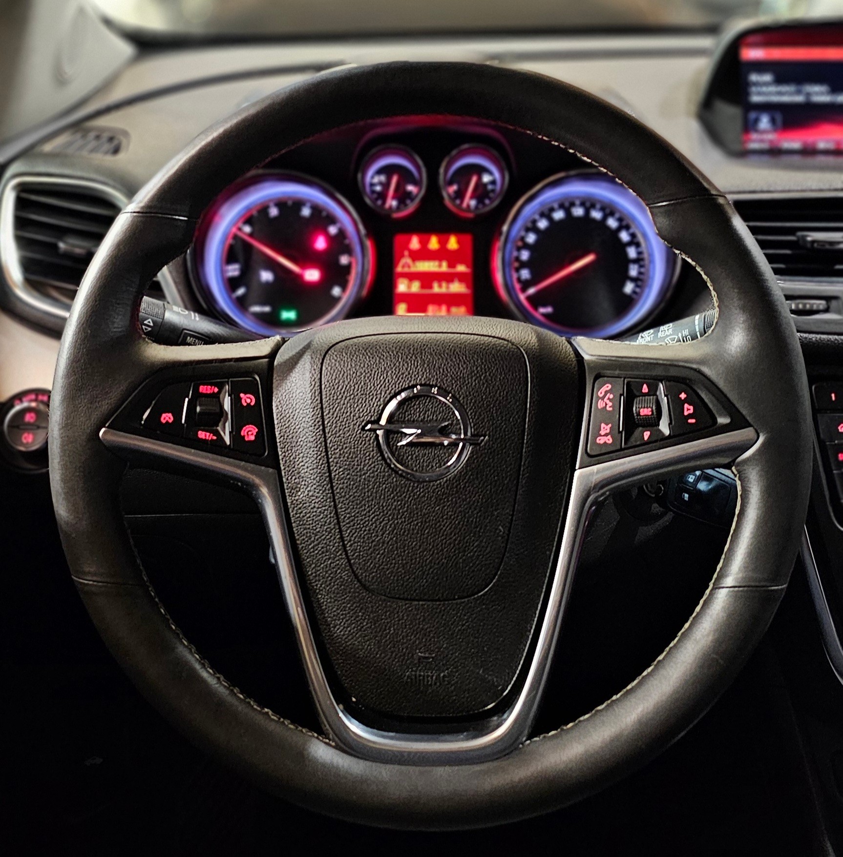OPEL Mokka 1.6 CDTi Cosmo 4WD-image-21