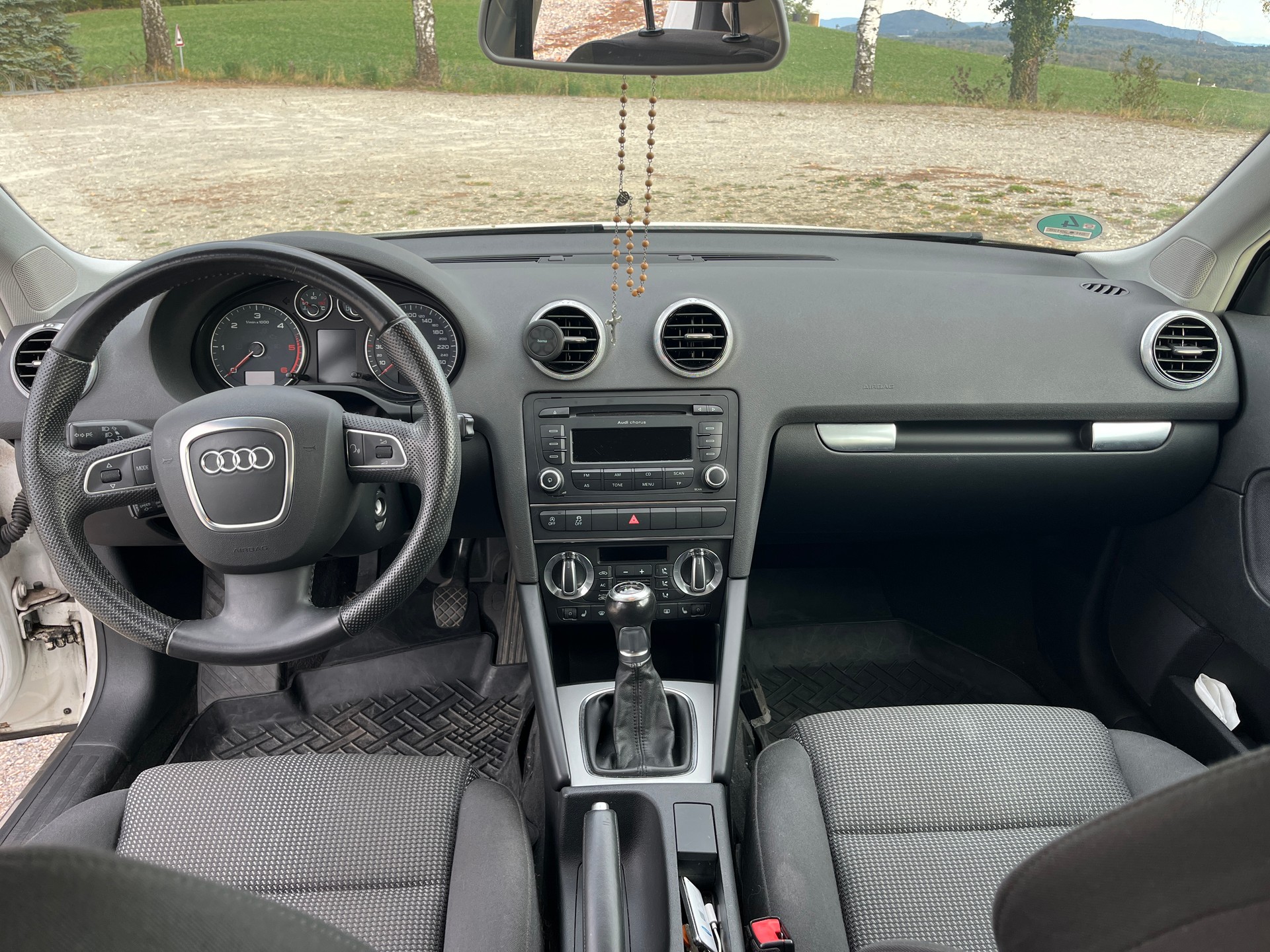 AUDI 1.6 TDI 105 Attraction-image-3