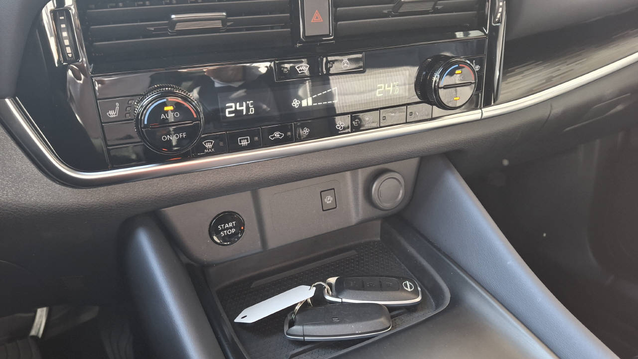 NISSAN Qashqai 1.5 VC-T Tekna-image-14