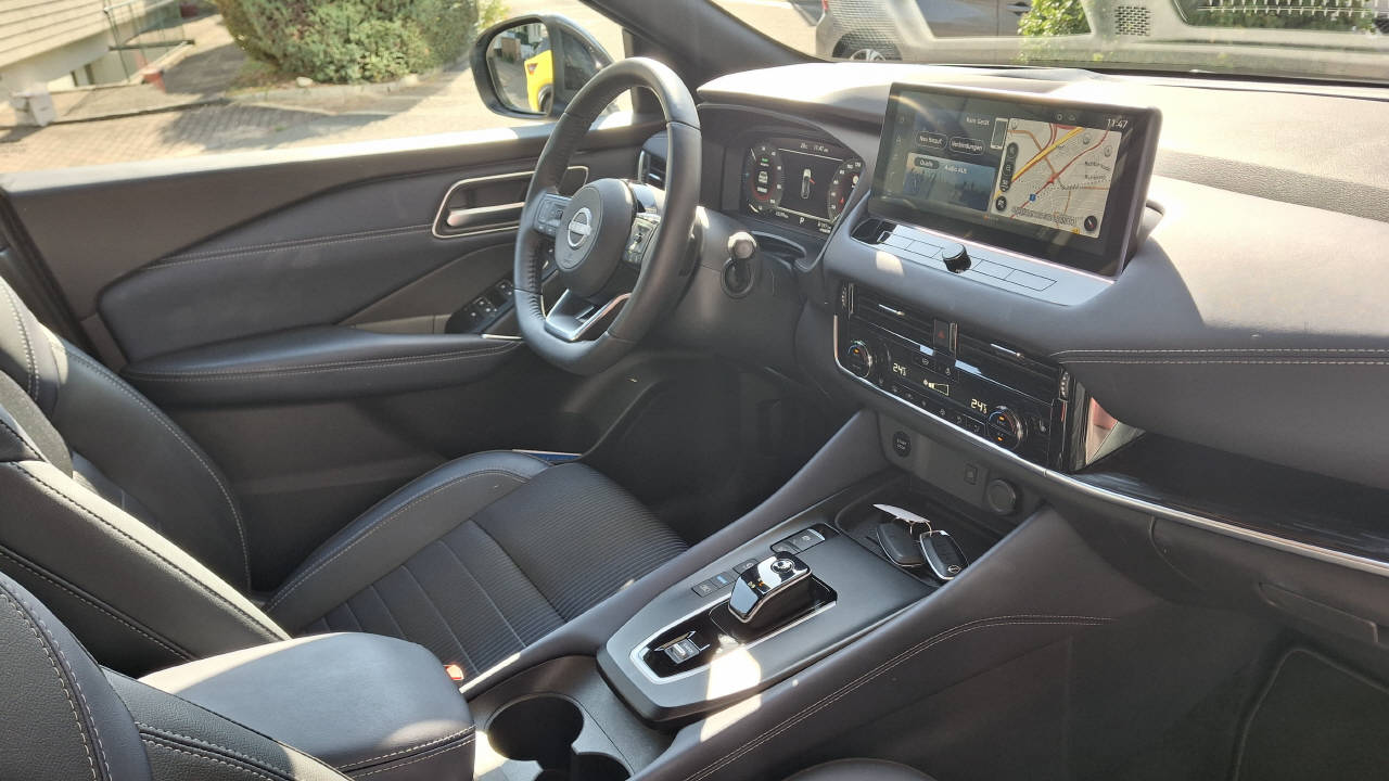 NISSAN Qashqai 1.5 VC-T Tekna-image-5