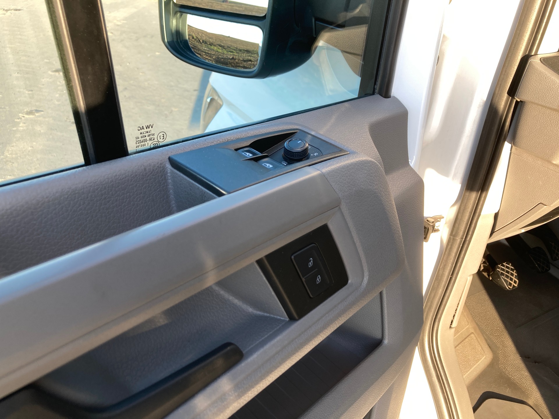 VW Crafter 35 2.0 BiTDI HD L4 **mit Hebebühne + Anhängerkupplung 3.5t**-image-9