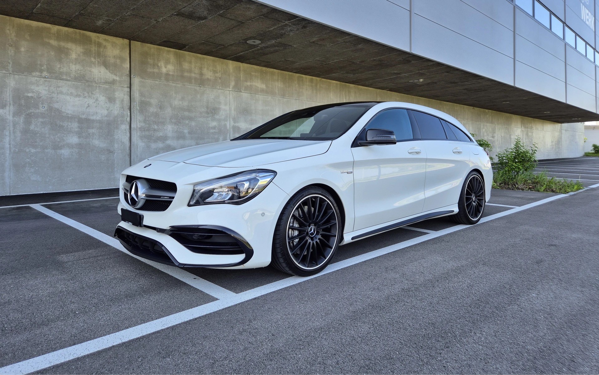 MERCEDES-BENZ CLA 45 AMG 4m-image-5
