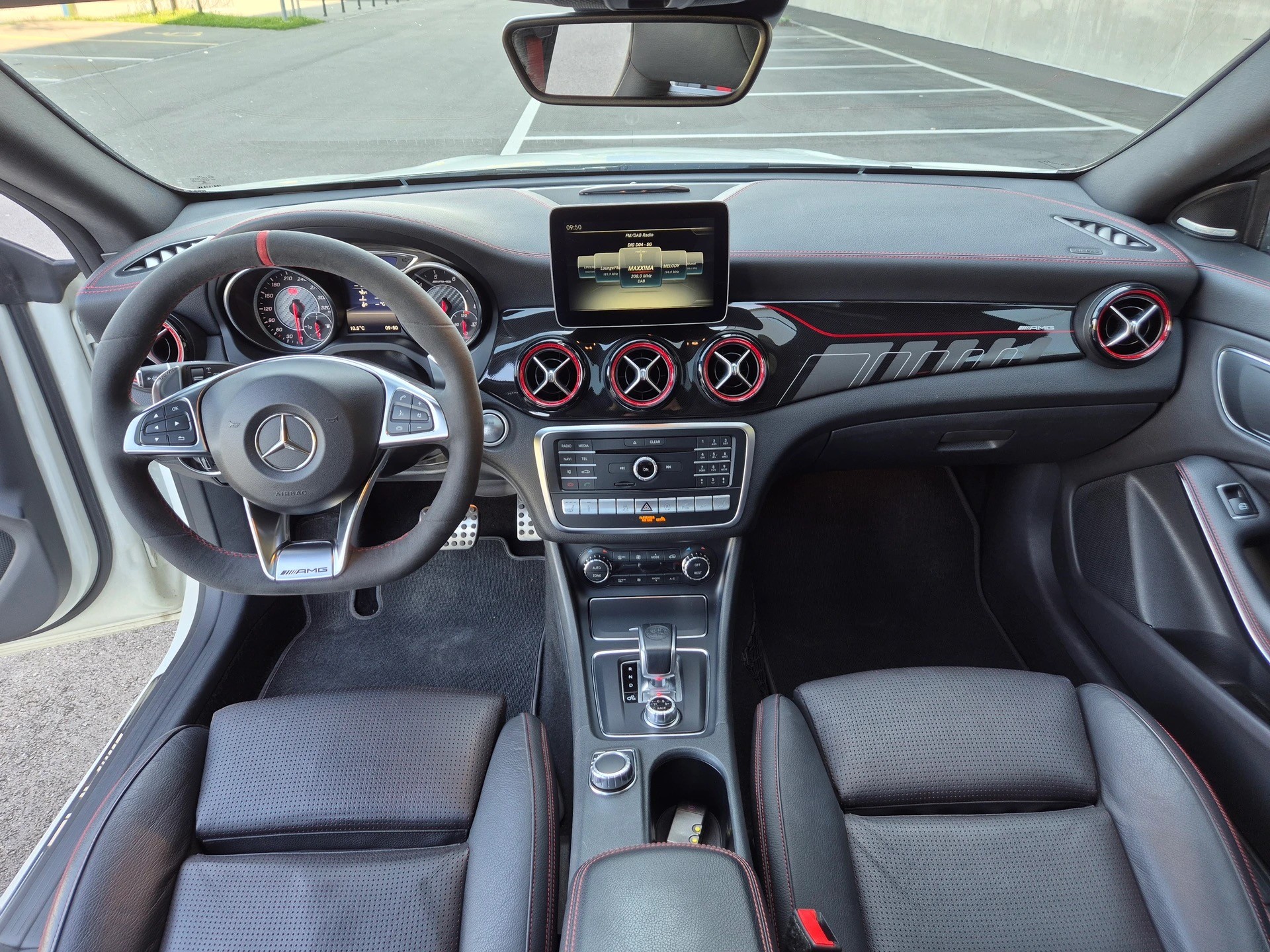 MERCEDES-BENZ CLA 45 AMG 4m-image-3