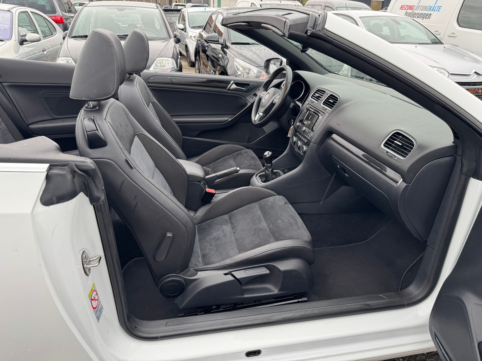 VW Golf Cabrio 1.4 TSI Design-image-8