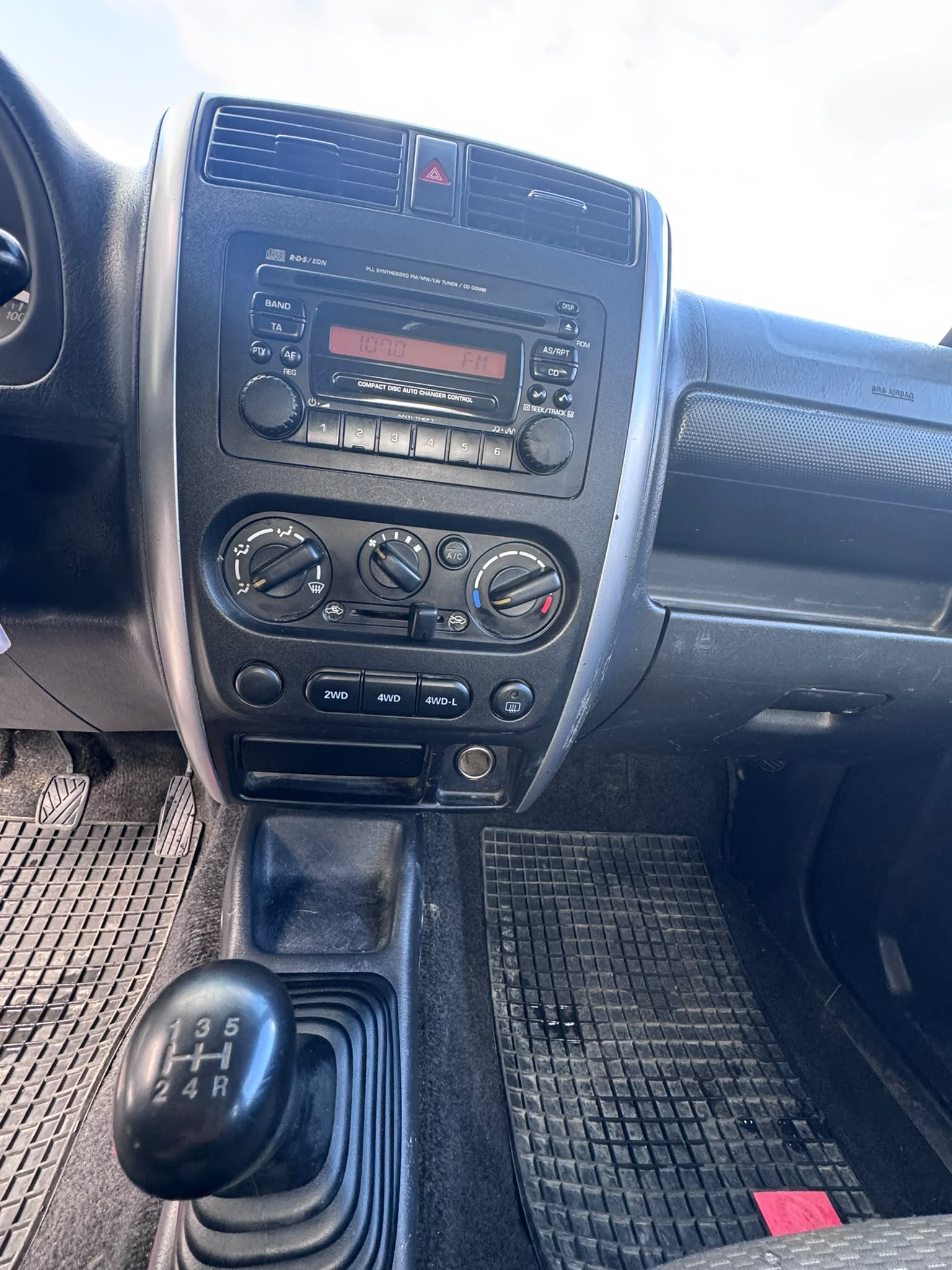 SUZUKI Jimny 1.5 Turbodiesel GL Top-image-9