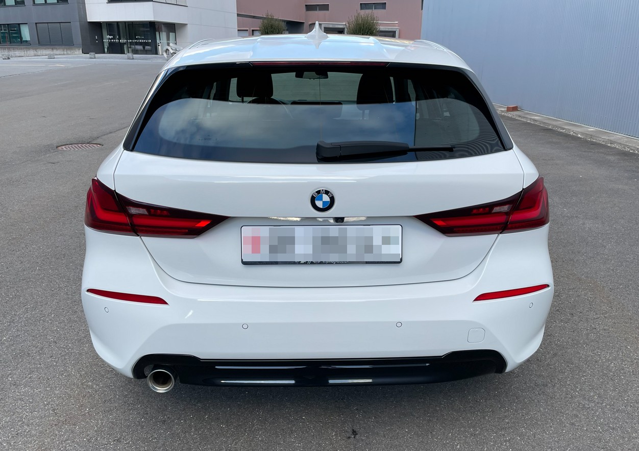 BMW 118i-image-3