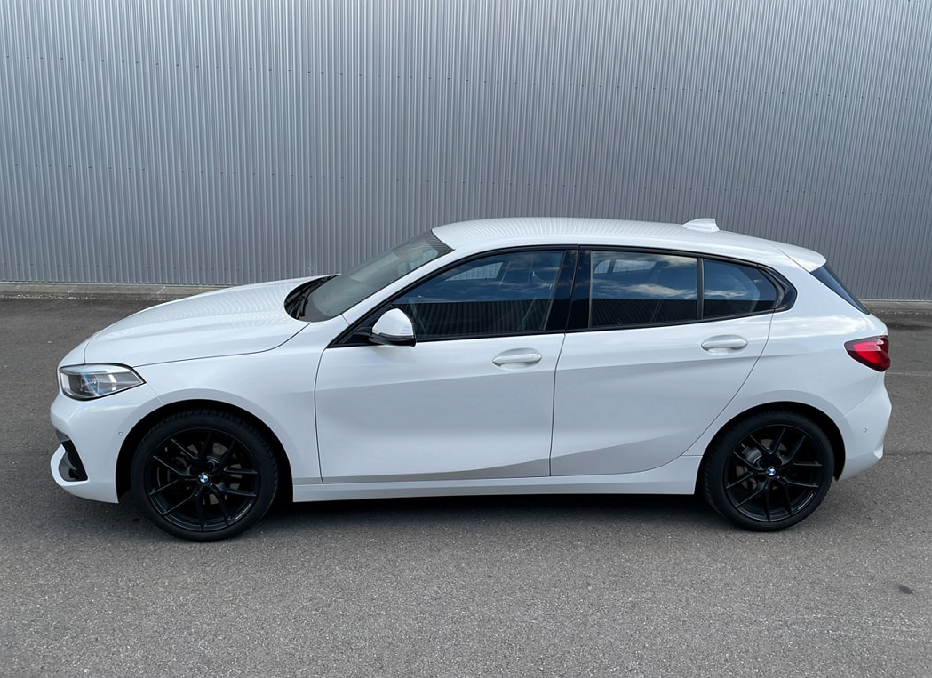 BMW 118i-image-1