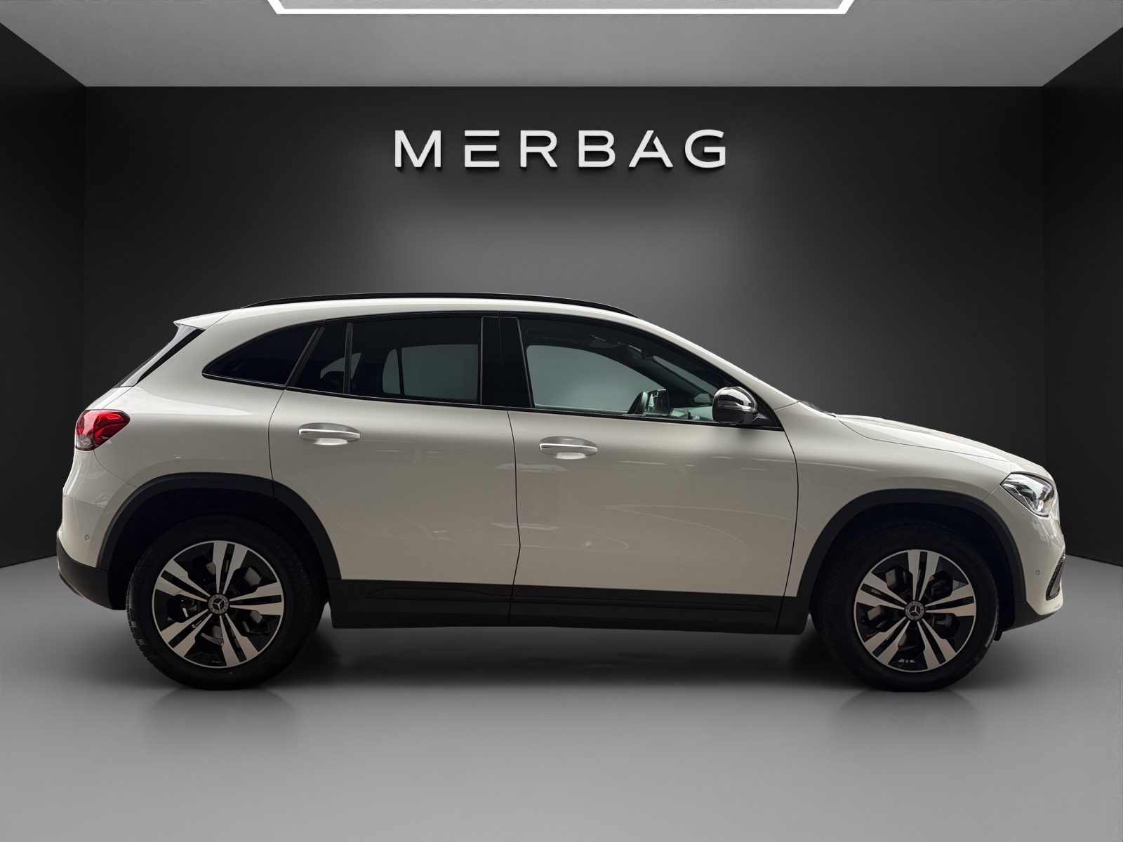 MERCEDES-BENZ GLA 250 4Matic Progressive 8G-DCT-image-4