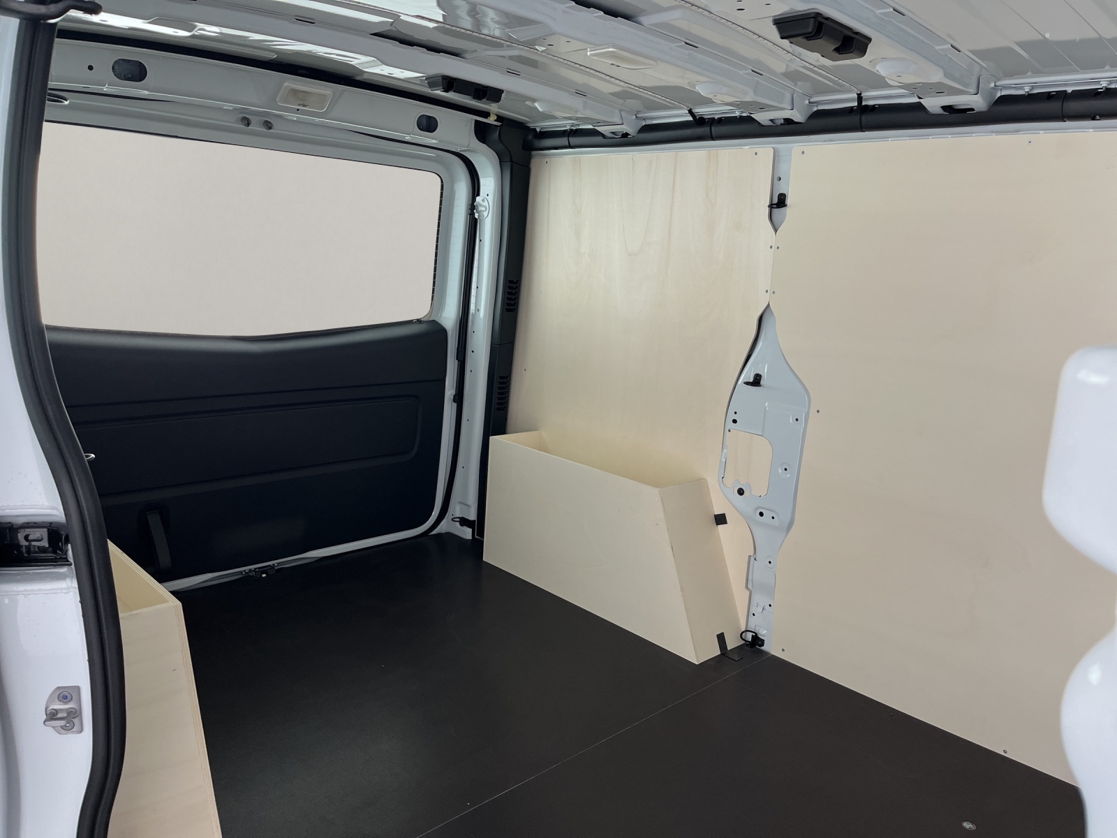 RENAULT Trafic Kaw. 3.0 t L1 H1 2.0 dCi Blue 150 Advance-image-16