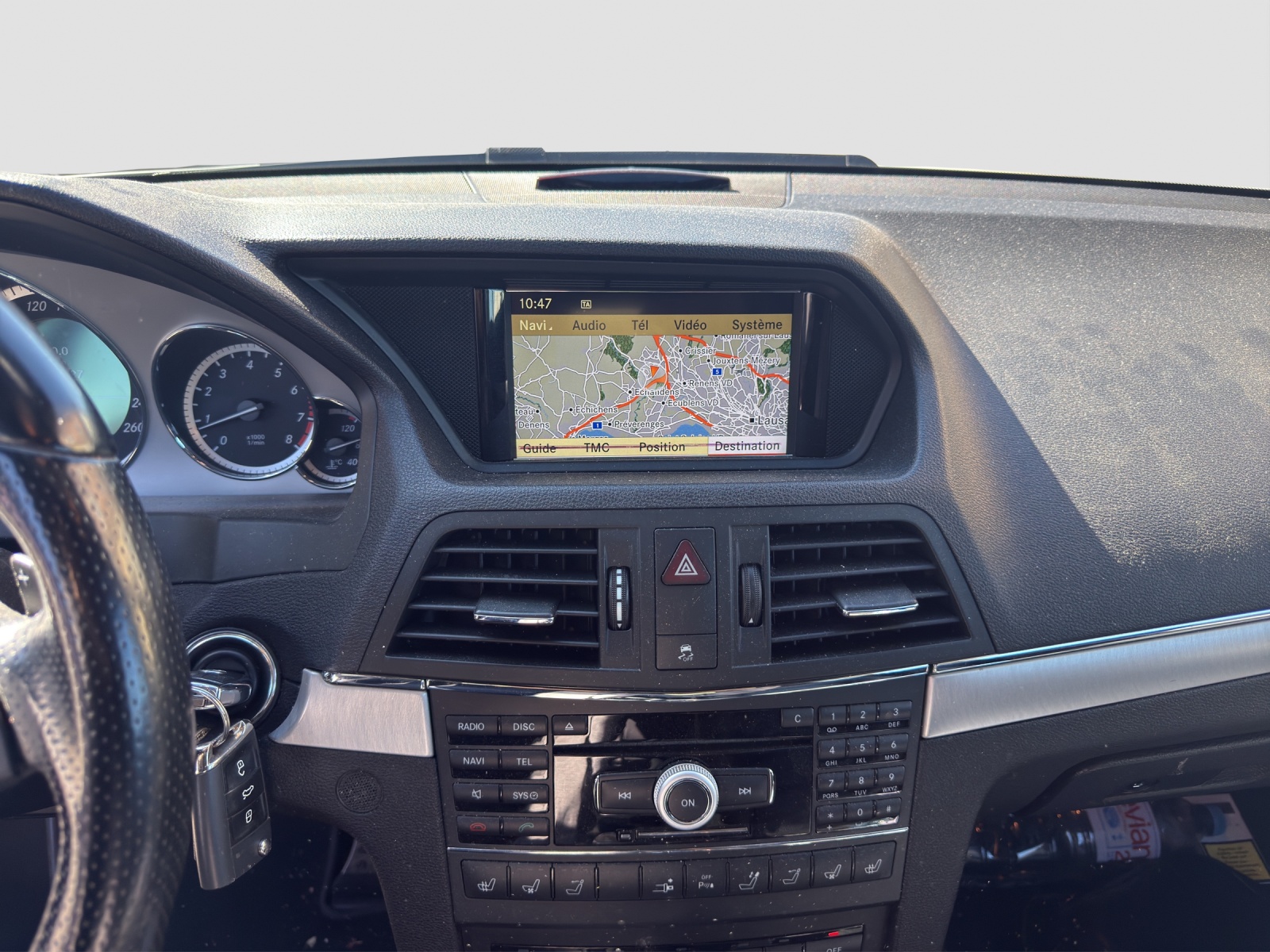 MERCEDES-BENZ E 250 CGI BlueEfficiency Automatic-image-11