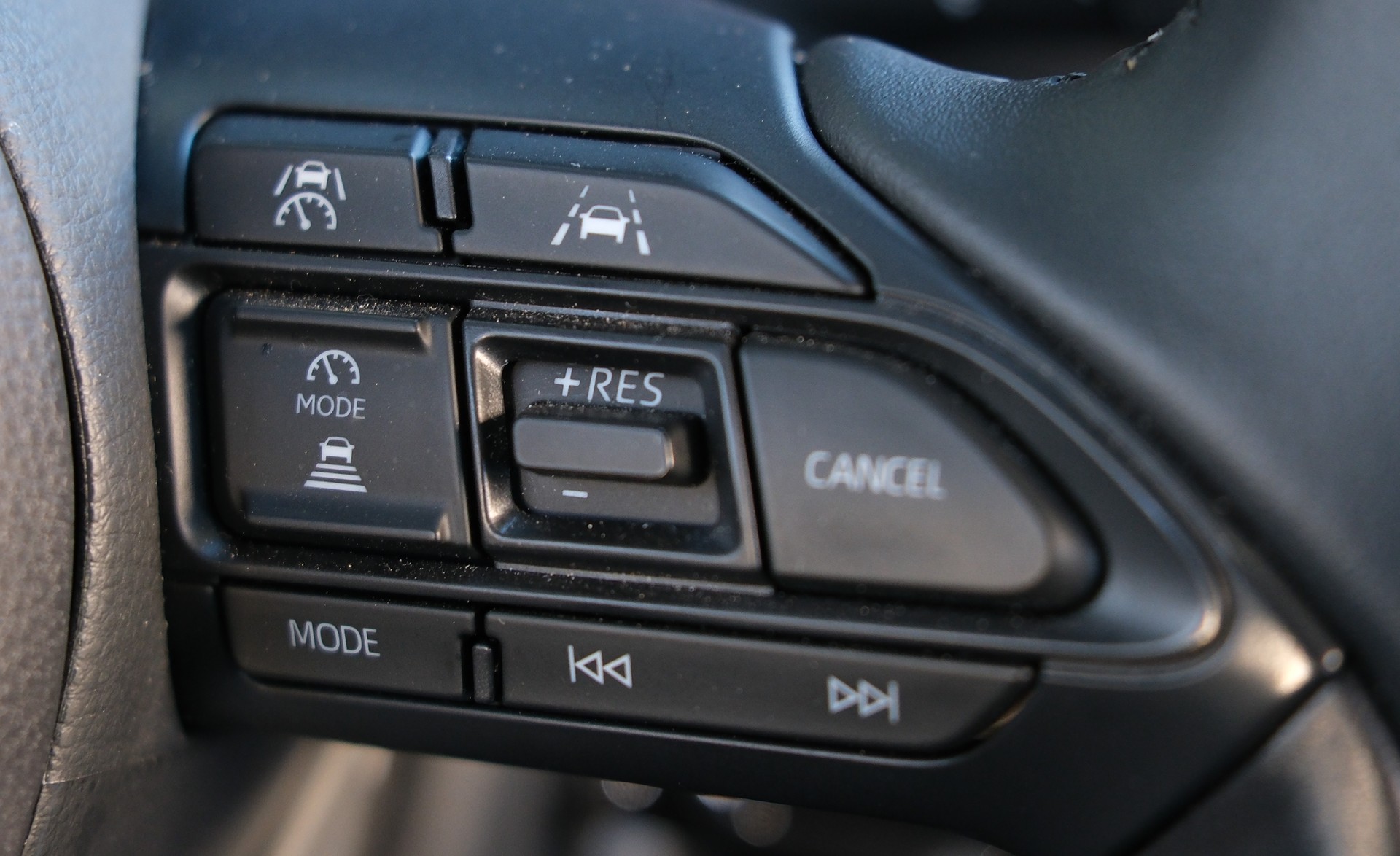 TOYOTA Yaris 1.5 Comfort e-CVT-image-19