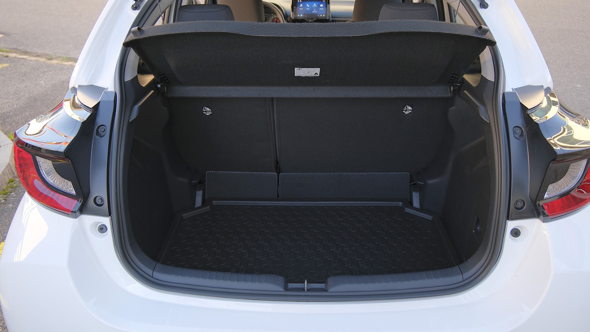 TOYOTA Yaris 1.5 Comfort e-CVT-image-22