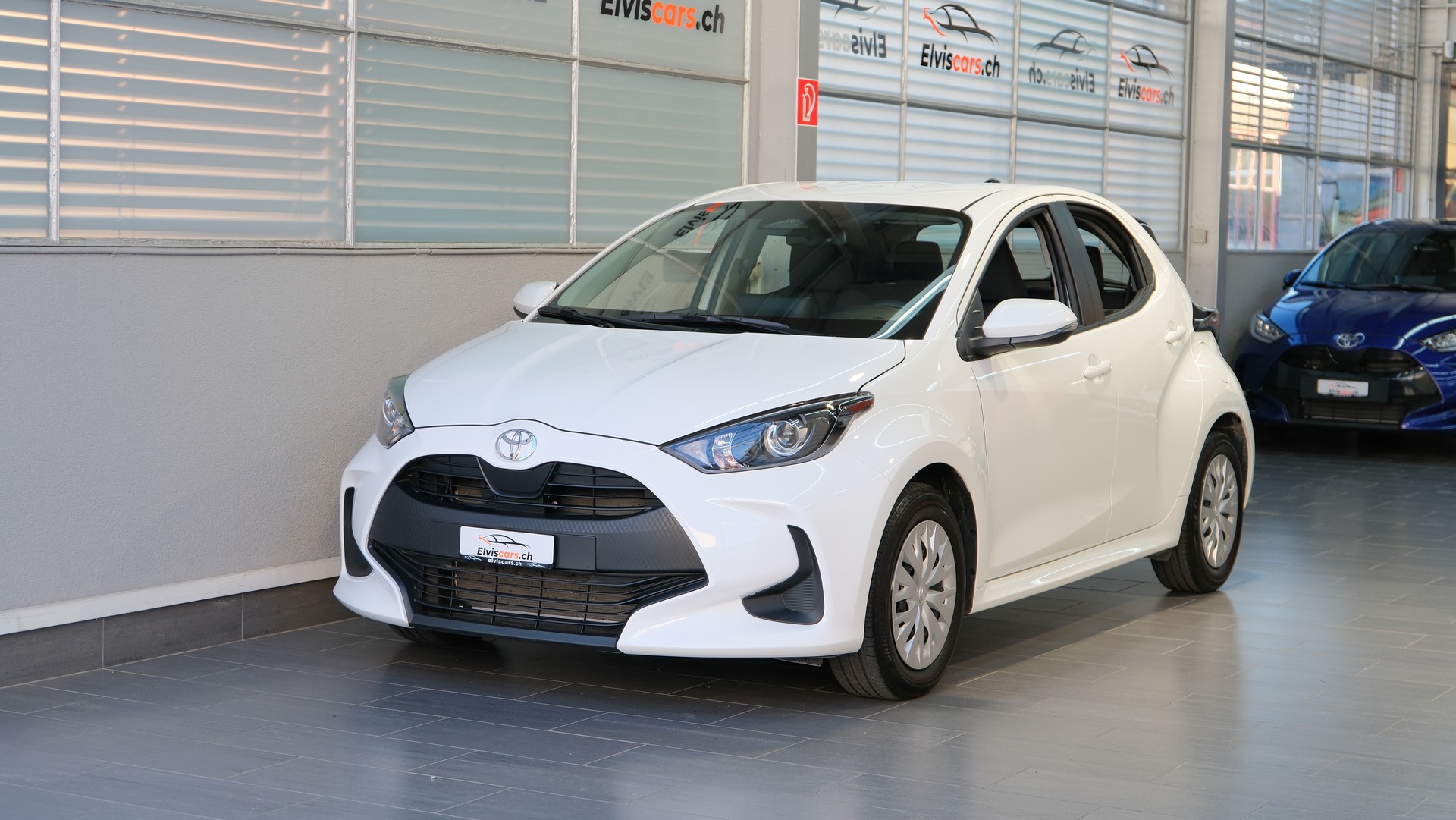 TOYOTA Yaris 1.5 Comfort e-CVT-image-5