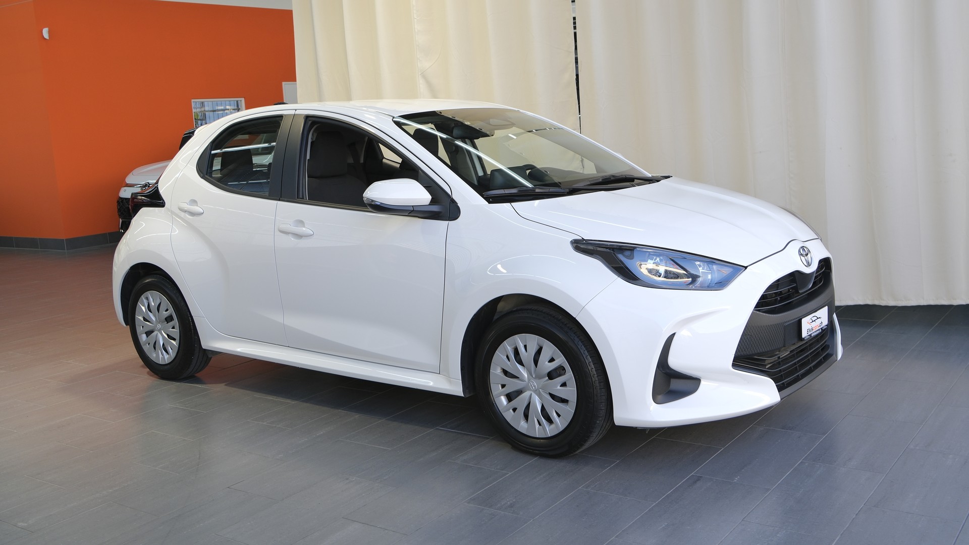 TOYOTA Yaris 1.5 Comfort e-CVT-image-26