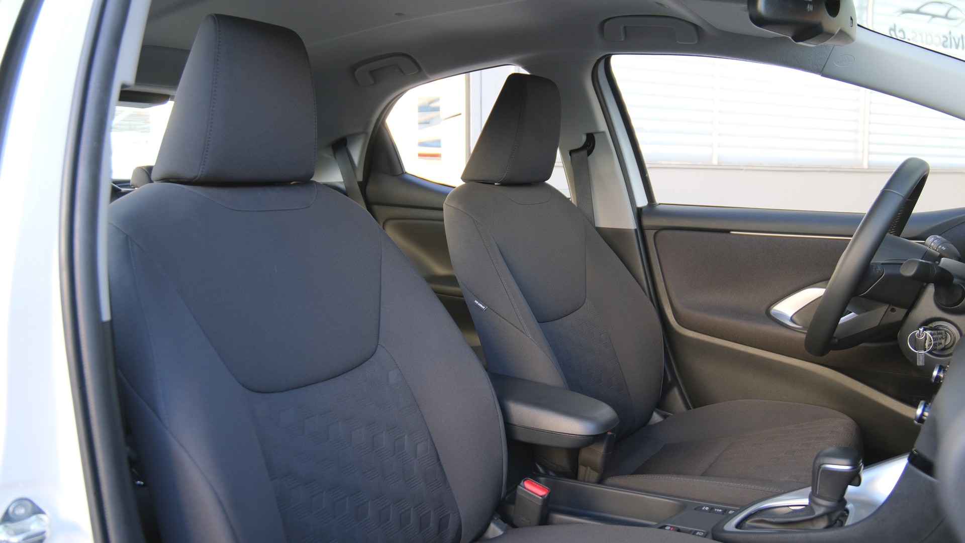 TOYOTA Yaris 1.5 Comfort e-CVT-image-13