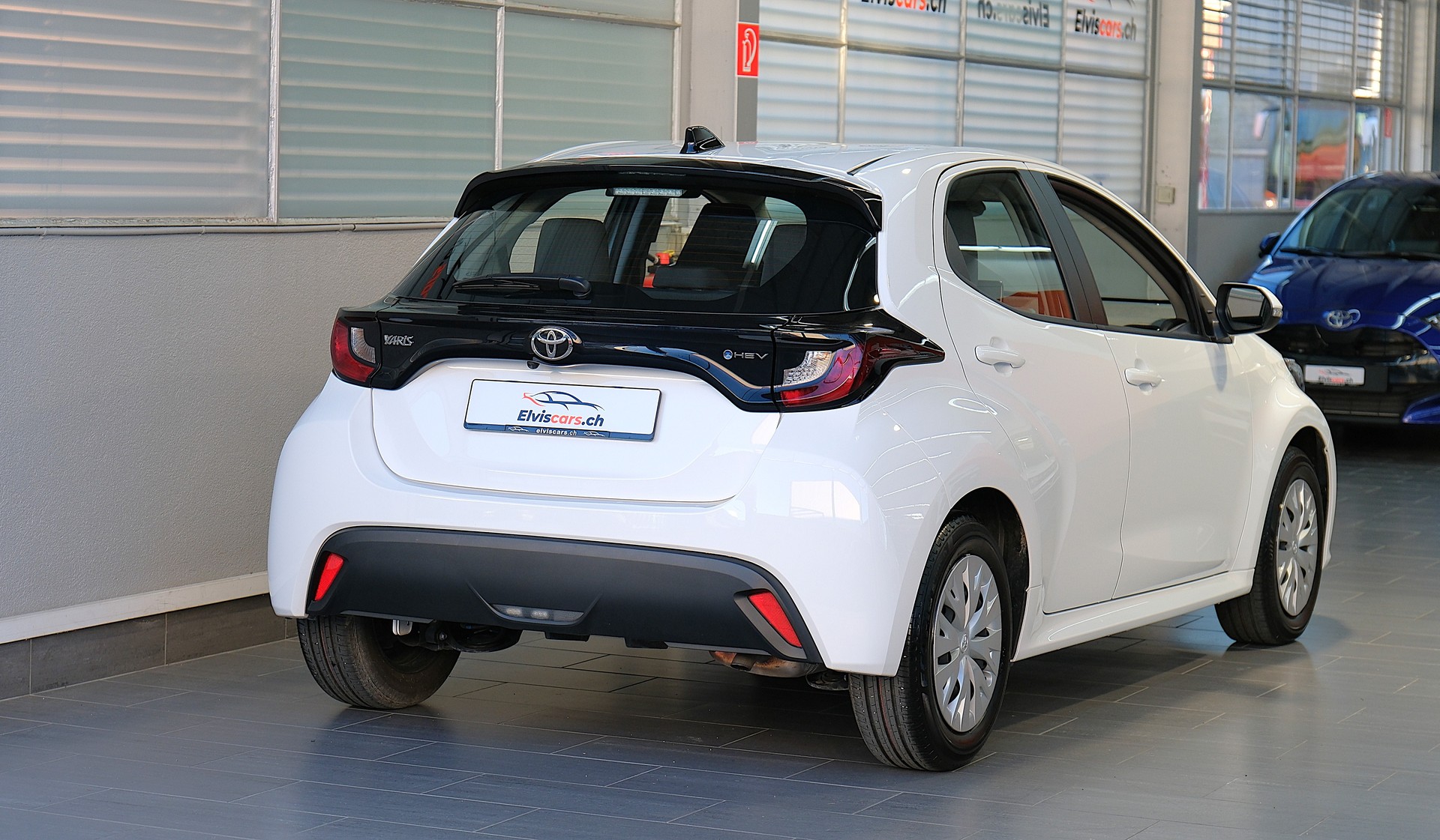TOYOTA Yaris 1.5 Comfort e-CVT-image-23