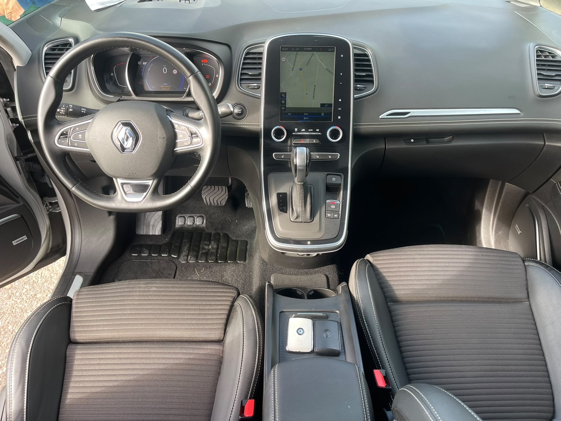 RENAULT Scénic 1.5 dCi Bose EDC-image-6