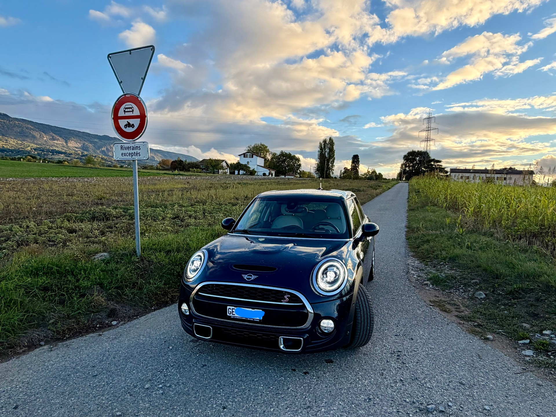 MINI 2.0i Cooper S-image-1
