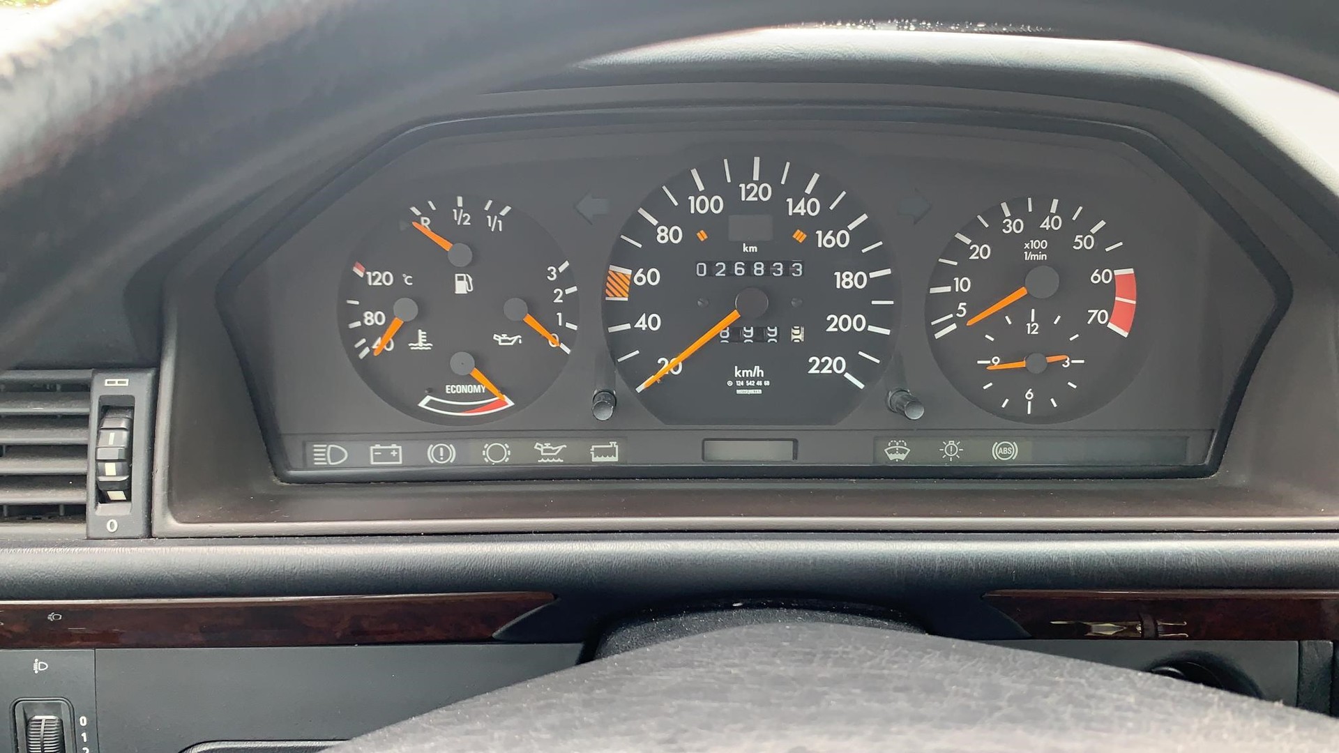 MERCEDES-BENZ 230 CE-image-15