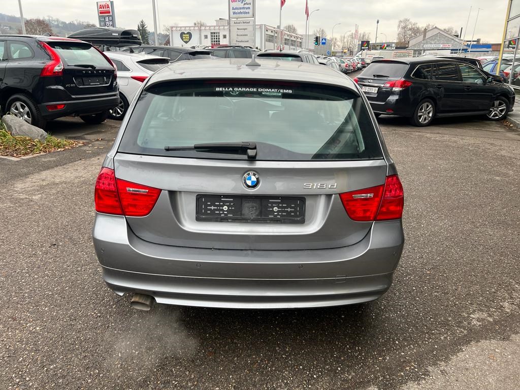 BMW 318d Touring Steptronic-image-5