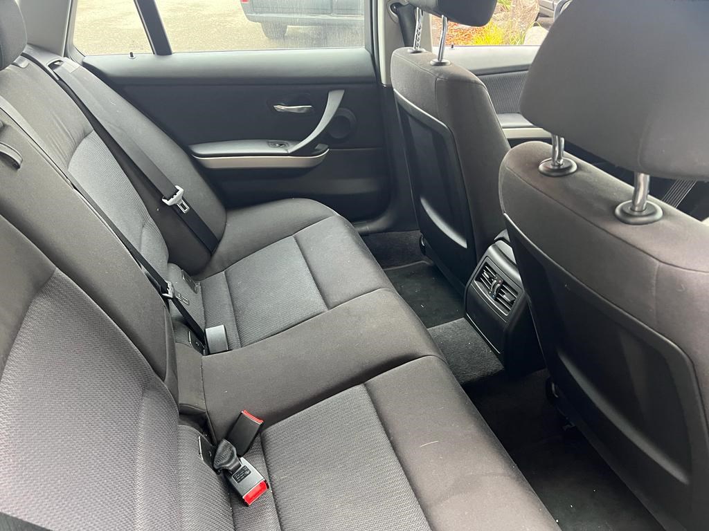 BMW 318d Touring Steptronic-image-10