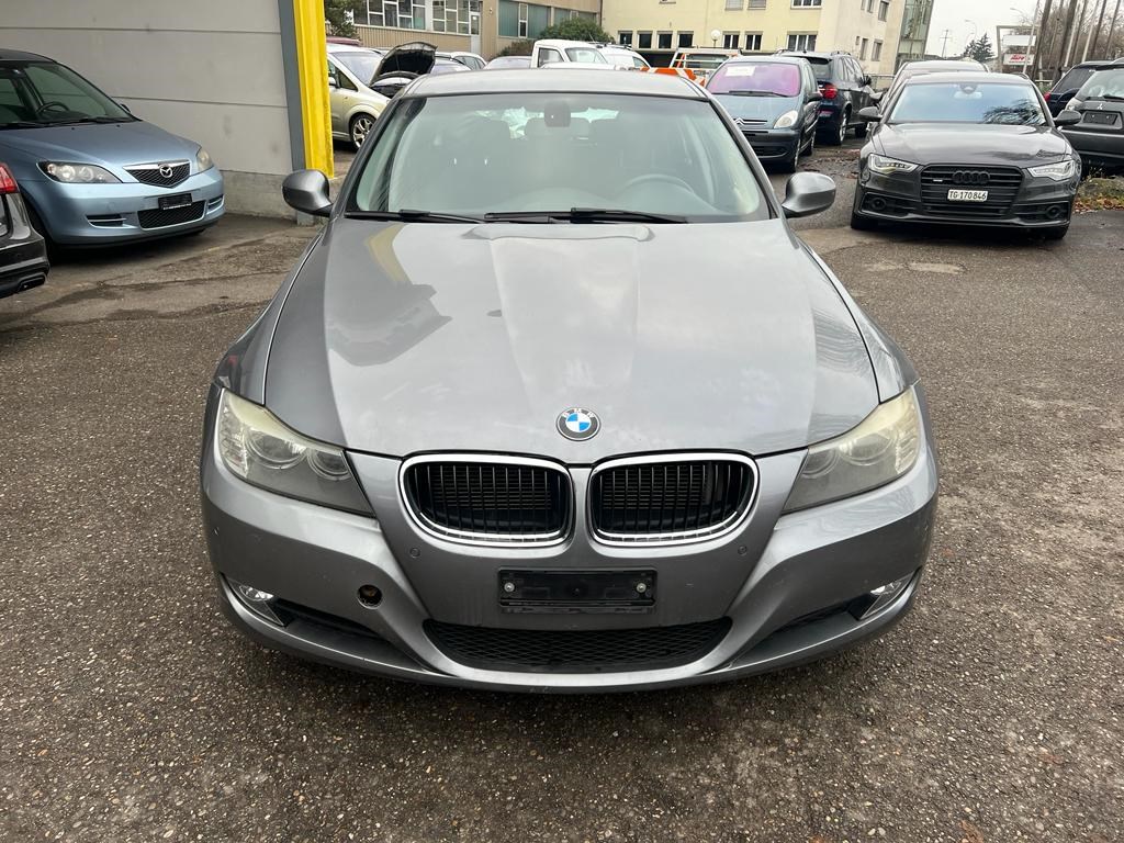 BMW 318d Touring Steptronic-image-2