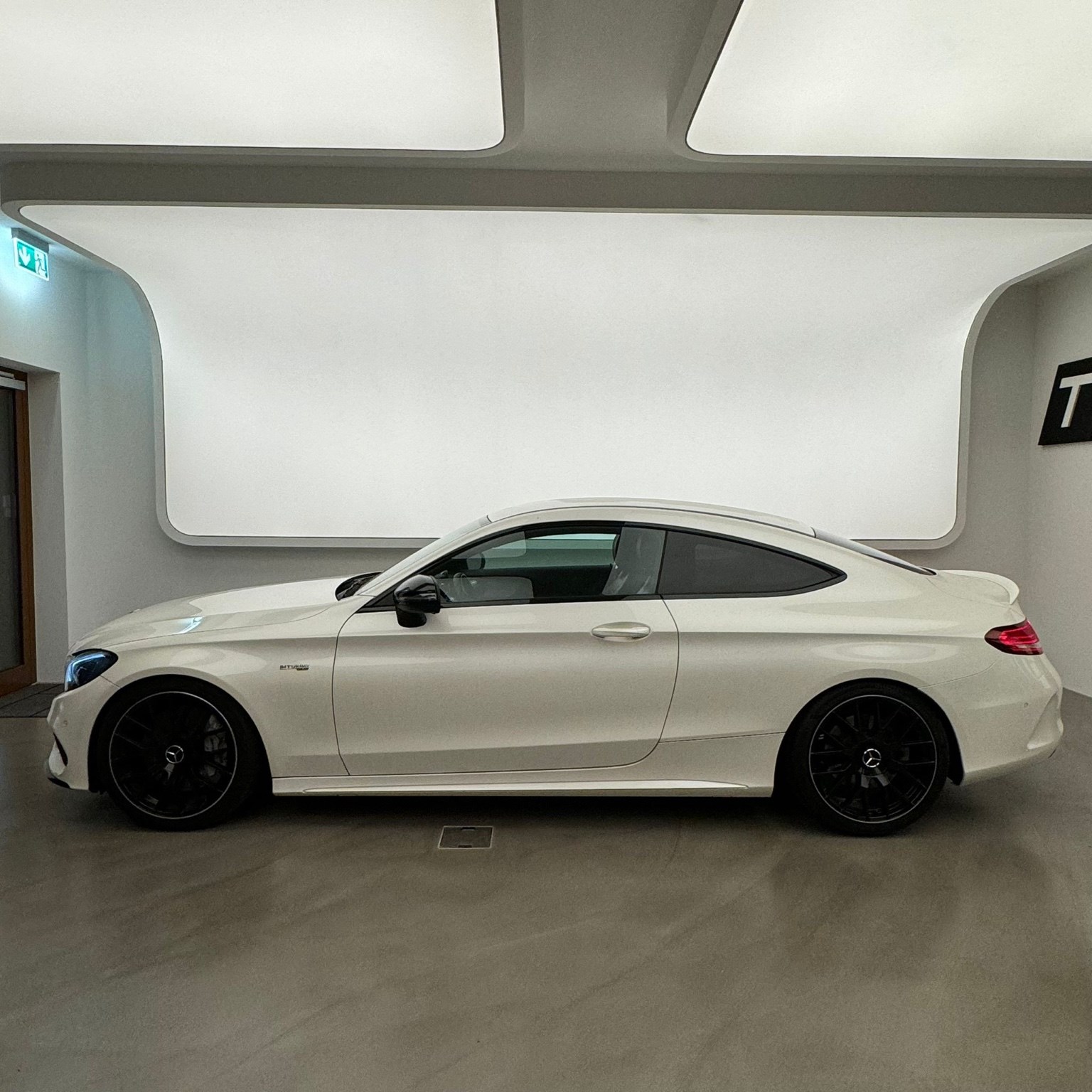 MERCEDES-BENZ C 43 AMG 4Matic 9G-tronic-image-2