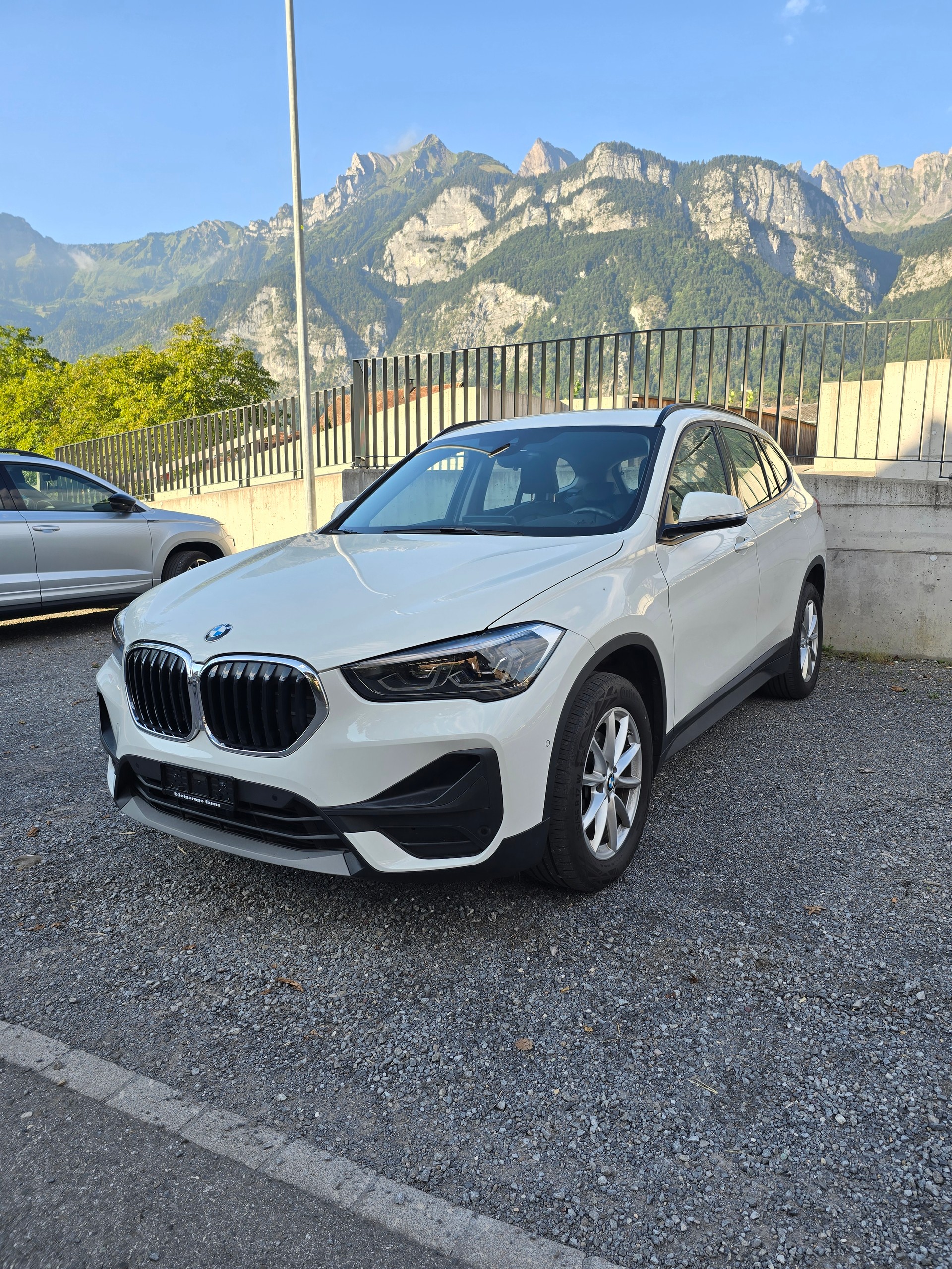 BMW X1 xDrive 18d Essential Edition Steptronic-image-0