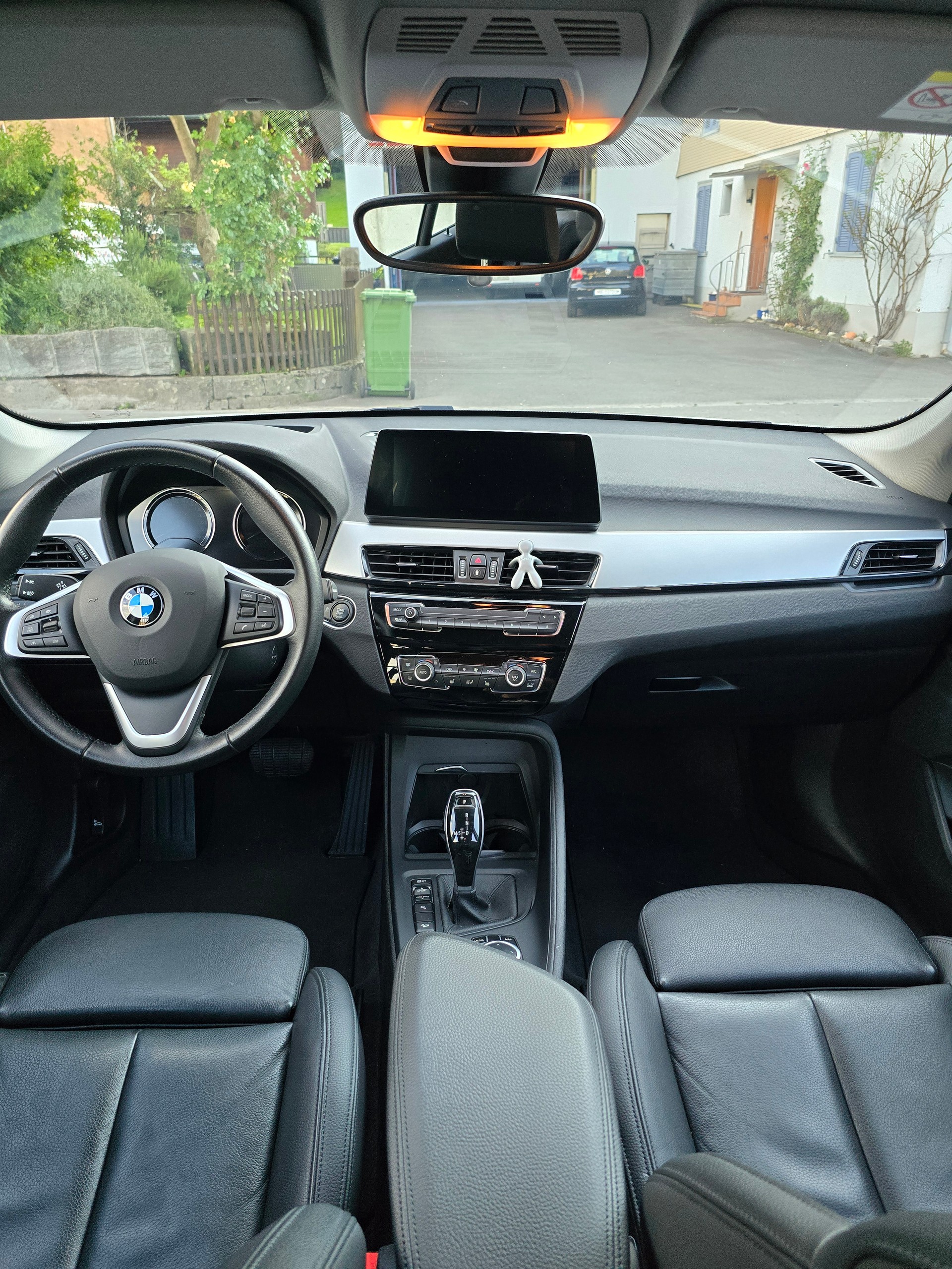 BMW X1 xDrive 18d Essential Edition Steptronic-image-4