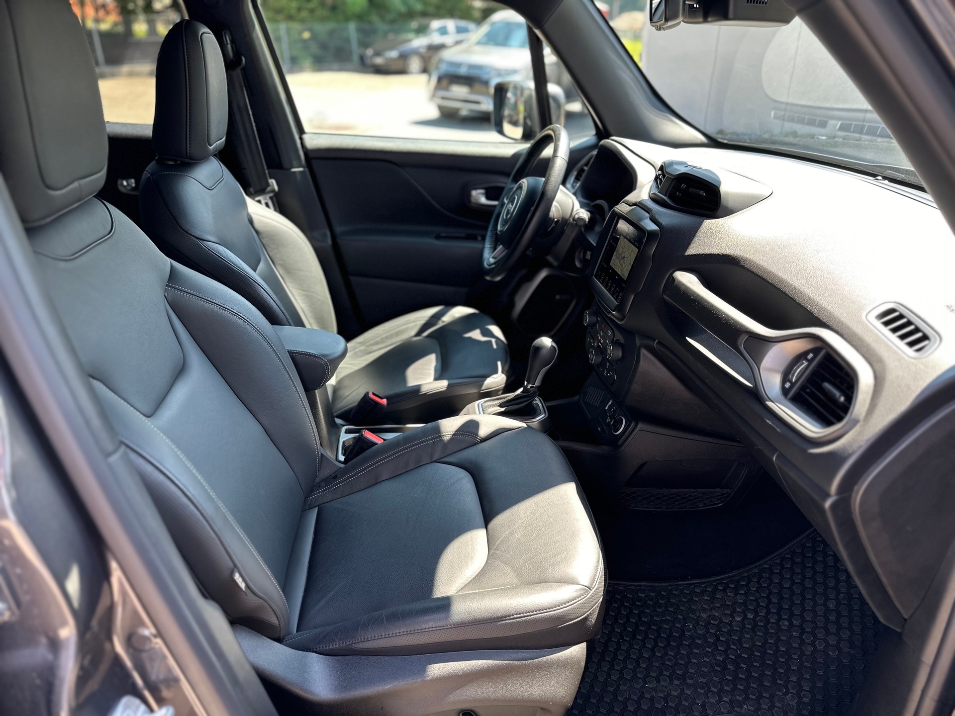 JEEP Renegade 1.3 GSE Turbo S-image-9
