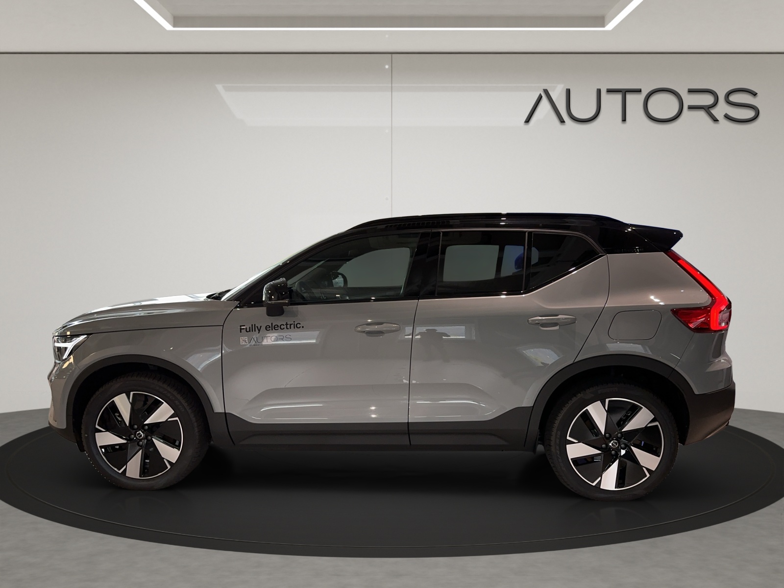 VOLVO XC40 Recharge E80 82kWh Plus RWD-image-2