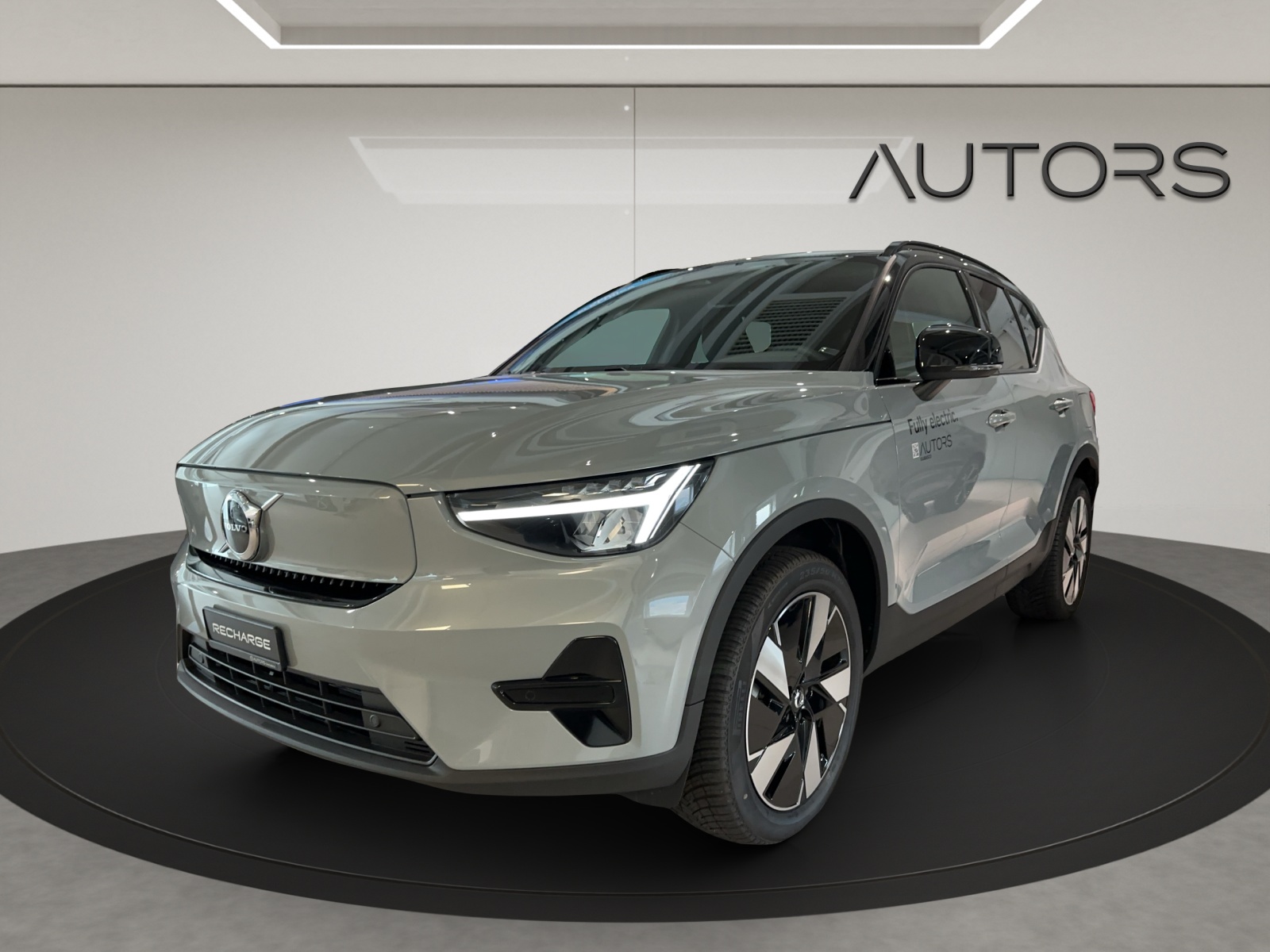 VOLVO XC40 Recharge E80 82kWh Plus RWD-image-0