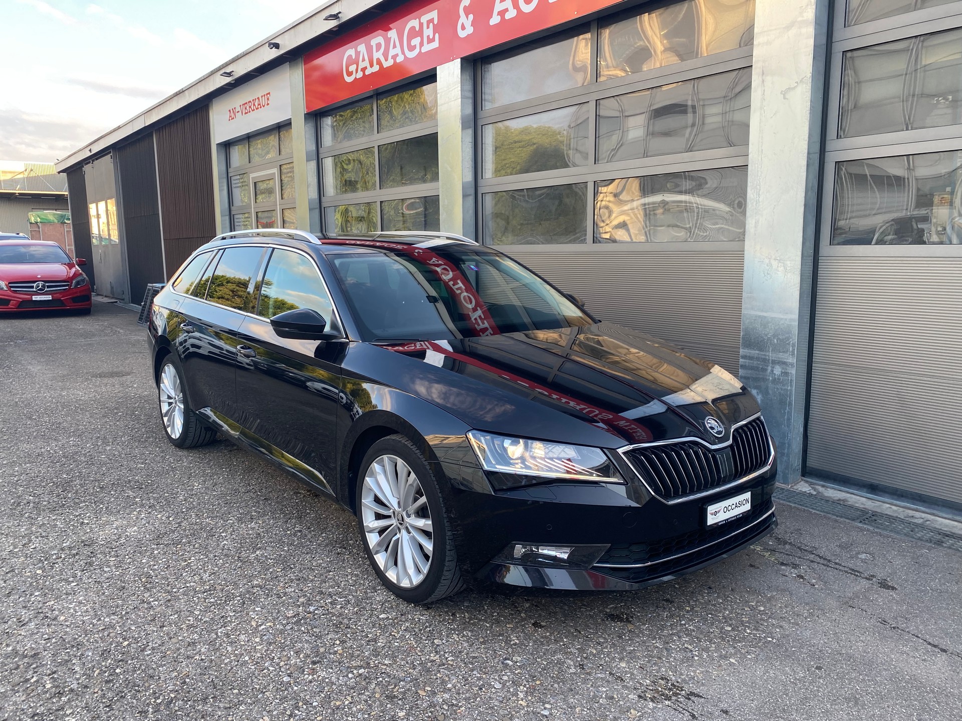 SKODA Superb Combi 2.0 TDi L&K 4x4 DSG-image-2