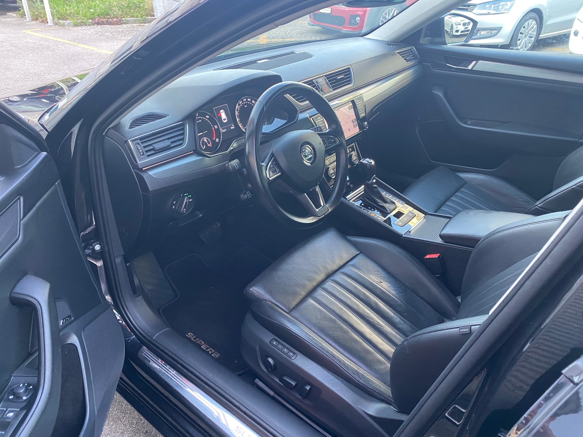 SKODA Superb Combi 2.0 TDi L&K 4x4 DSG-image-9