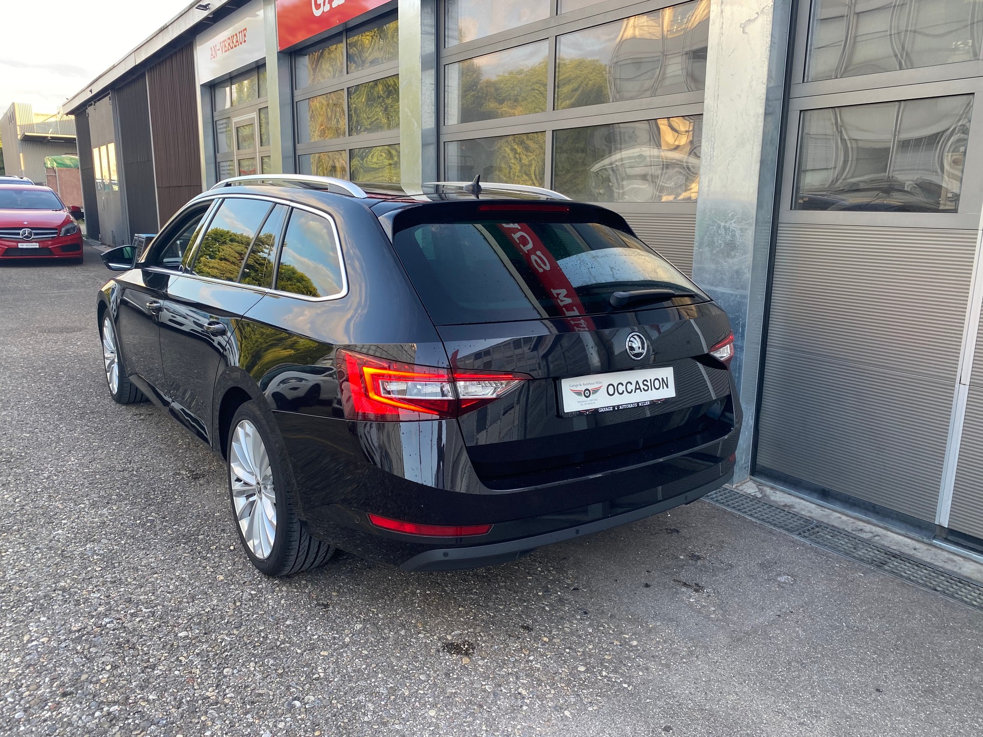 SKODA Superb Combi 2.0 TDi L&K 4x4 DSG-image-6