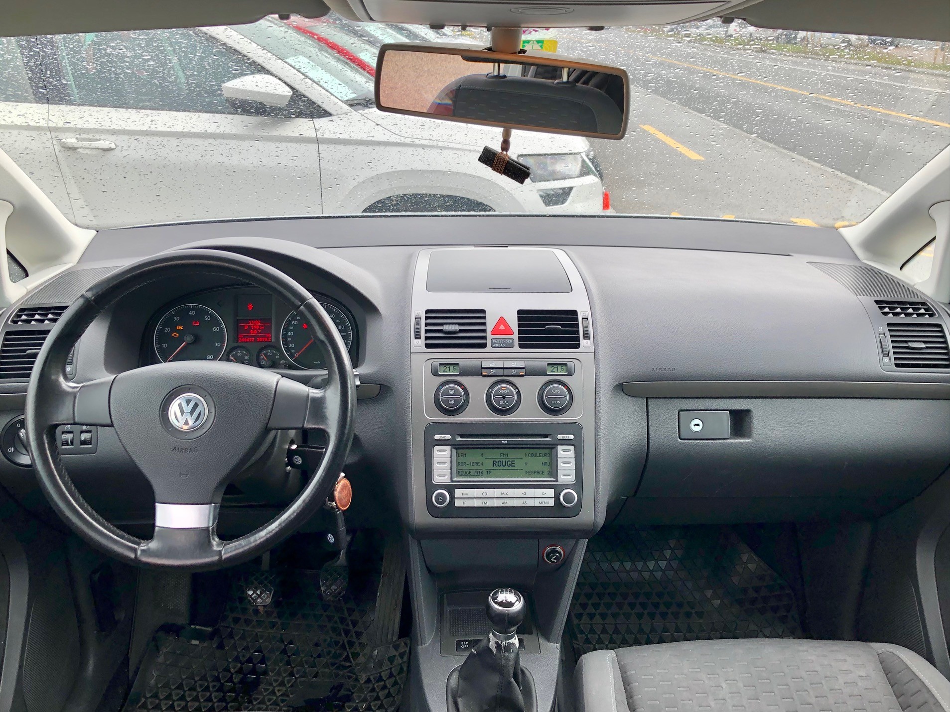 VW Touran 1.4 TSI Trendline-image-9