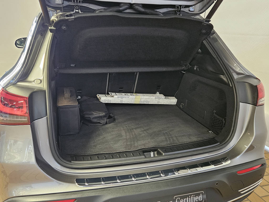 MERCEDES-BENZ EQA 250 Electric Art Line-image-3