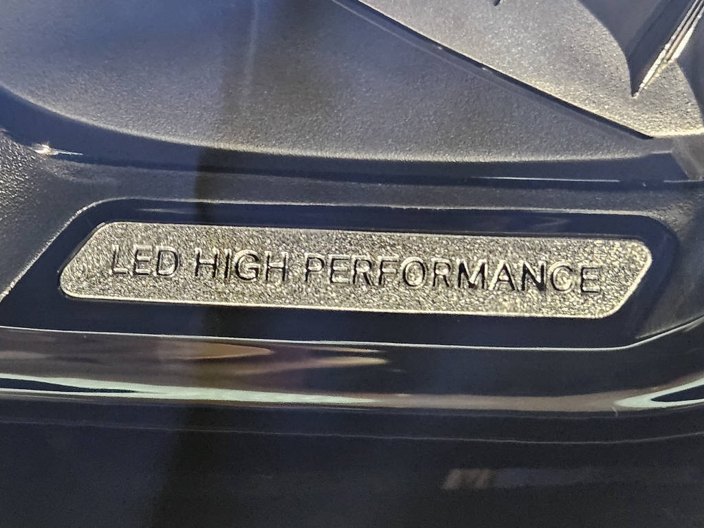 MERCEDES-BENZ EQA 250 Electric Art Line-image-14