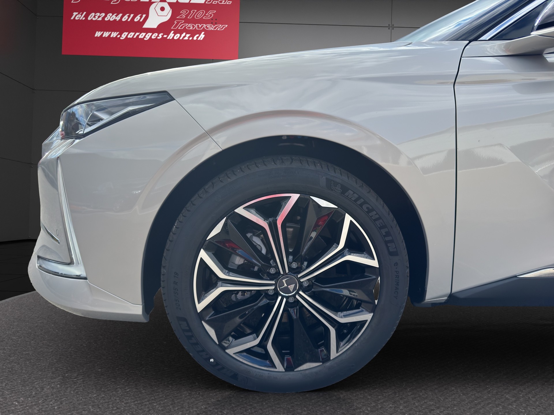 DS AUTOMOBILES DS4 1.2 MHEV Antoine-St-Exupéry-image-4