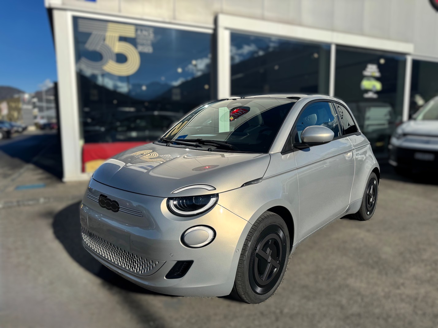 FIAT 500 BEV GIORGIO ARMANI-image-1