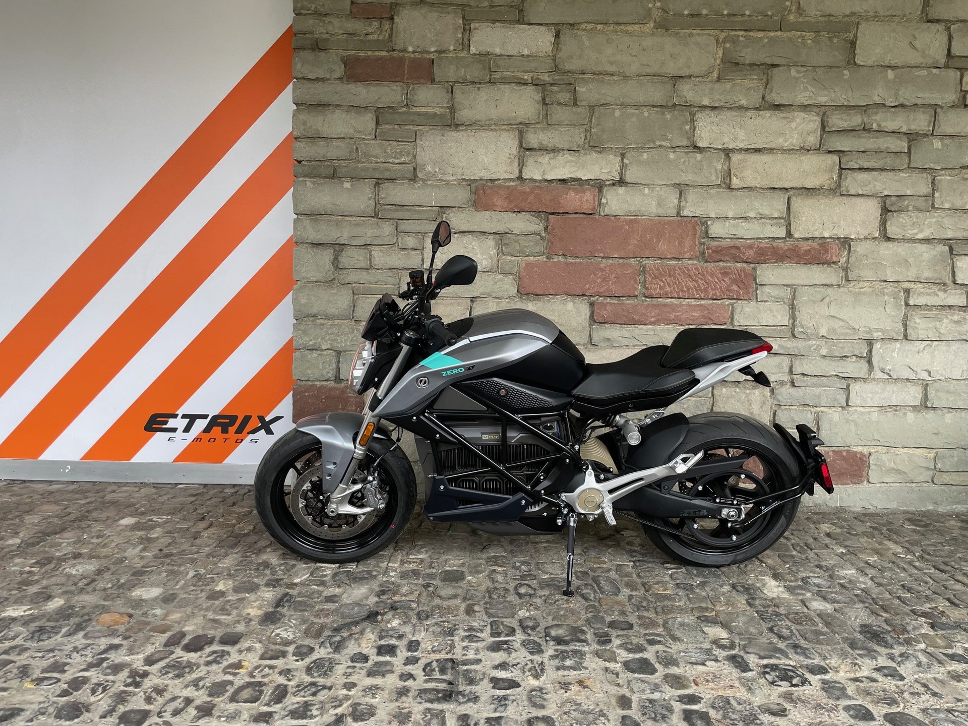 ZERO S 17.3, Modeljahr 2025-showroom-element-1